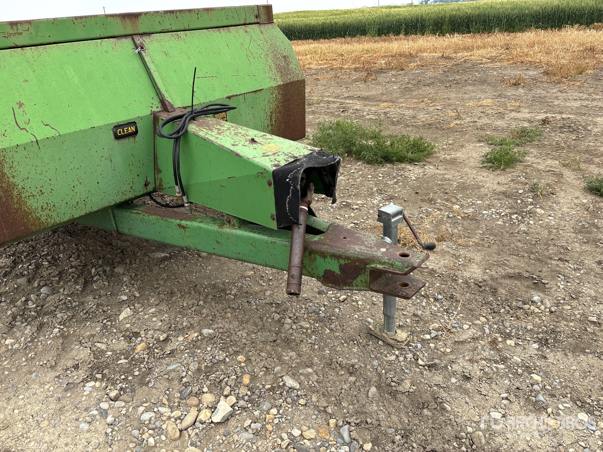 John Deere 680