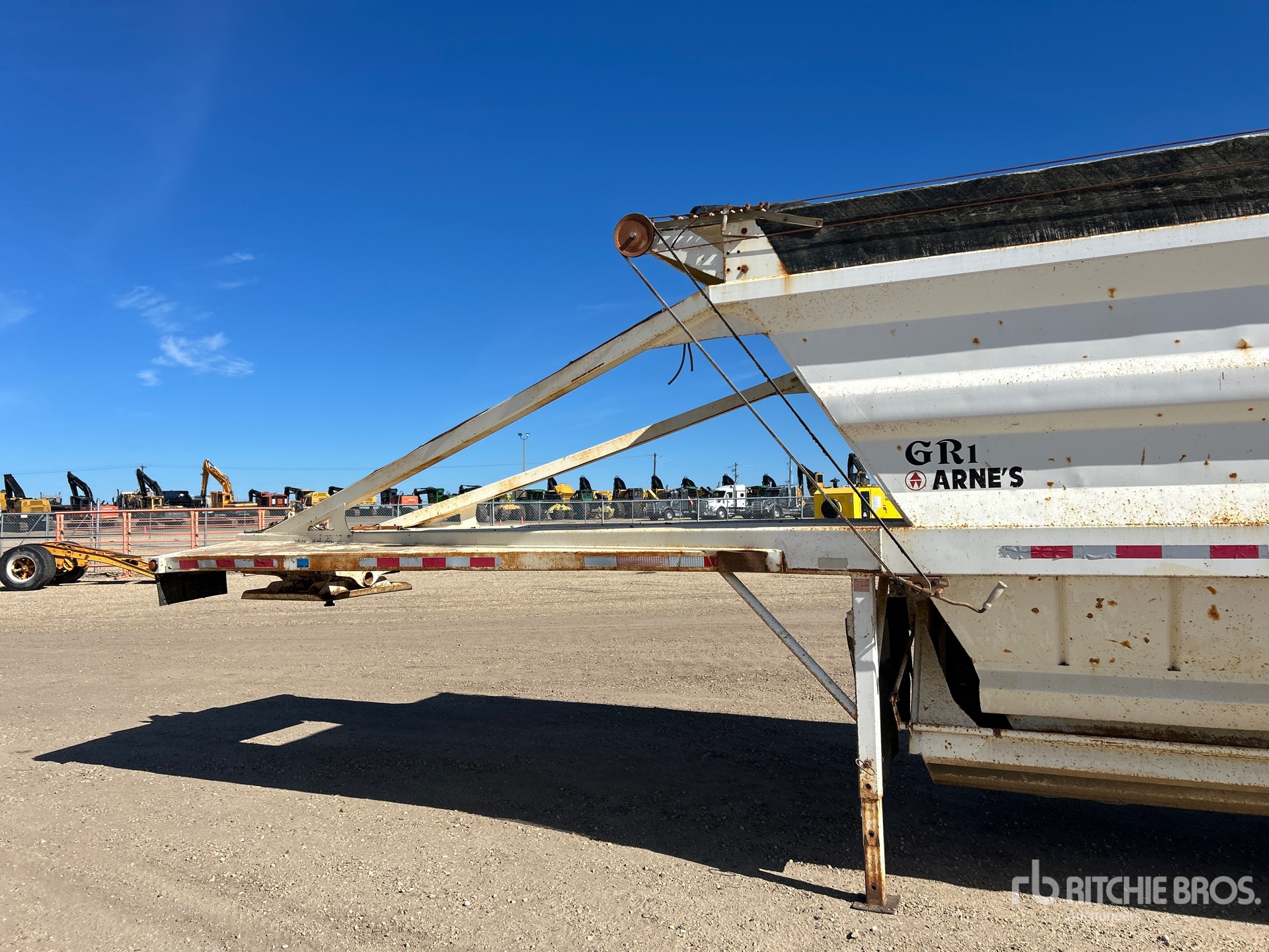 2002 Arnes 42 ft Tri/A