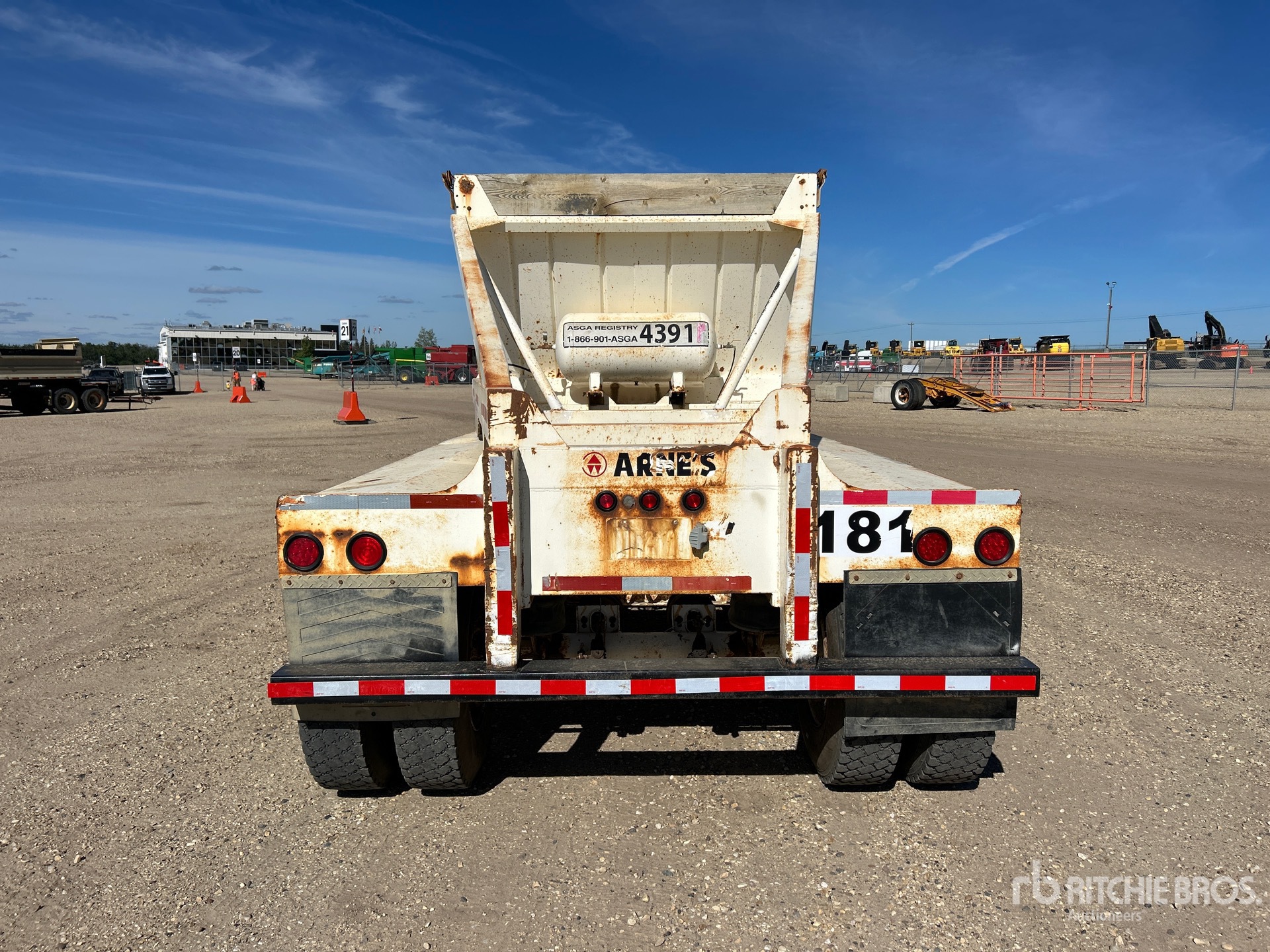2002 Arnes 42 ft Tri/A