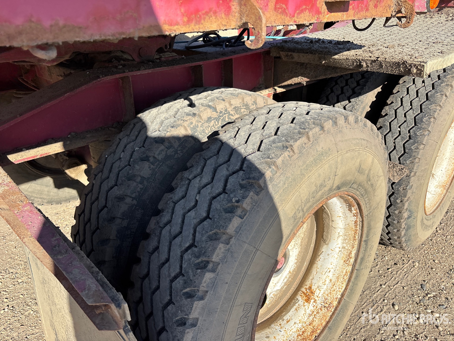 1996 Doepker 32 FT SUPER B-TRAIN LEAD