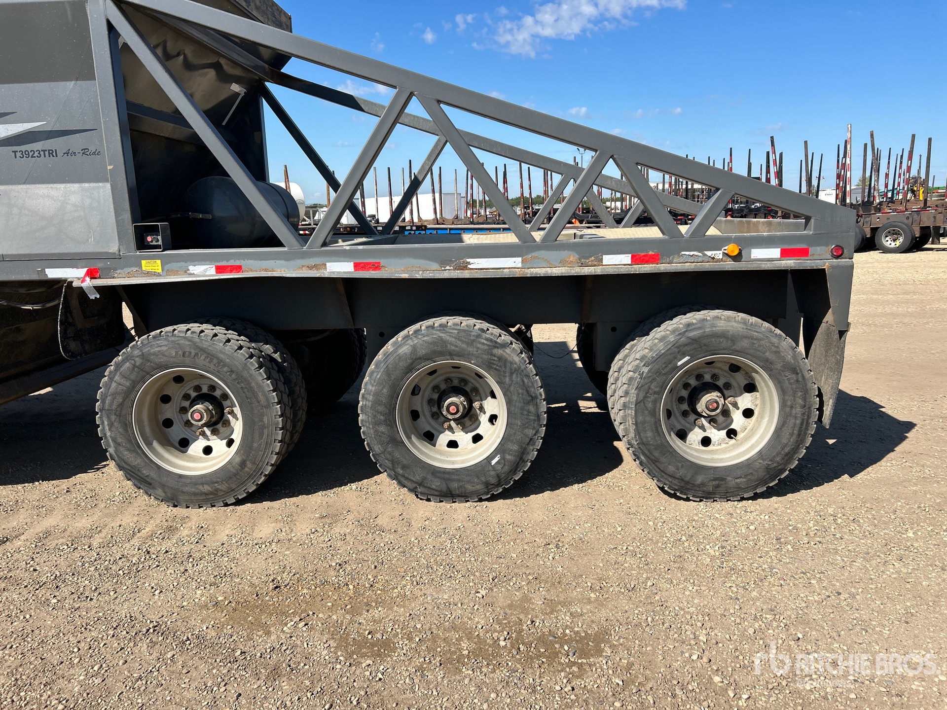 2014 Centerline 40 ft Tri/A