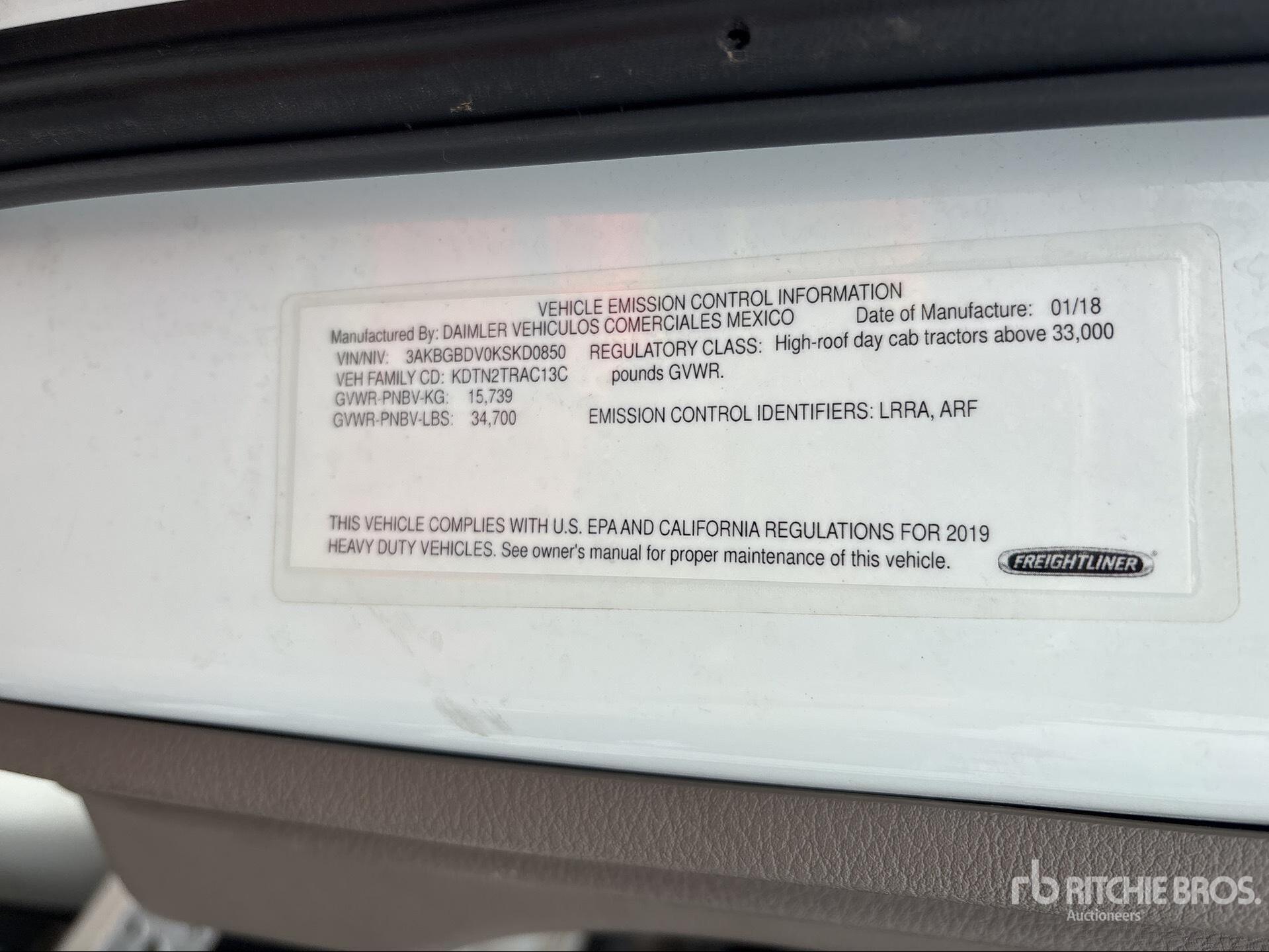 2019 Freightliner CASCADIA 113