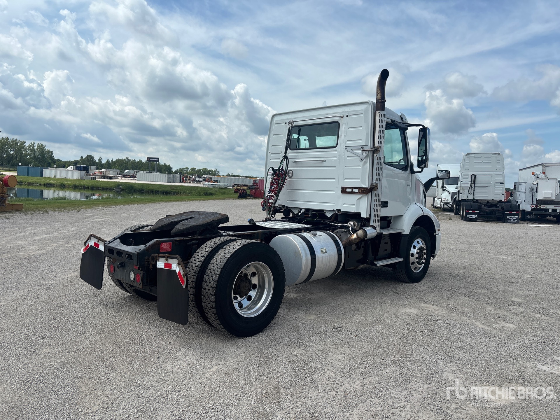 2019 Volvo VNR300