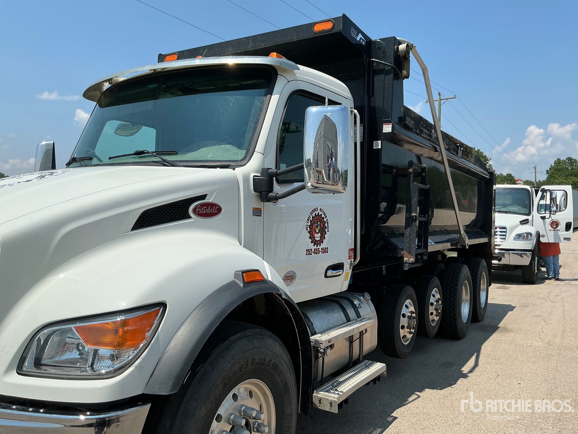 Photo of a 2025 Peterbilt 548