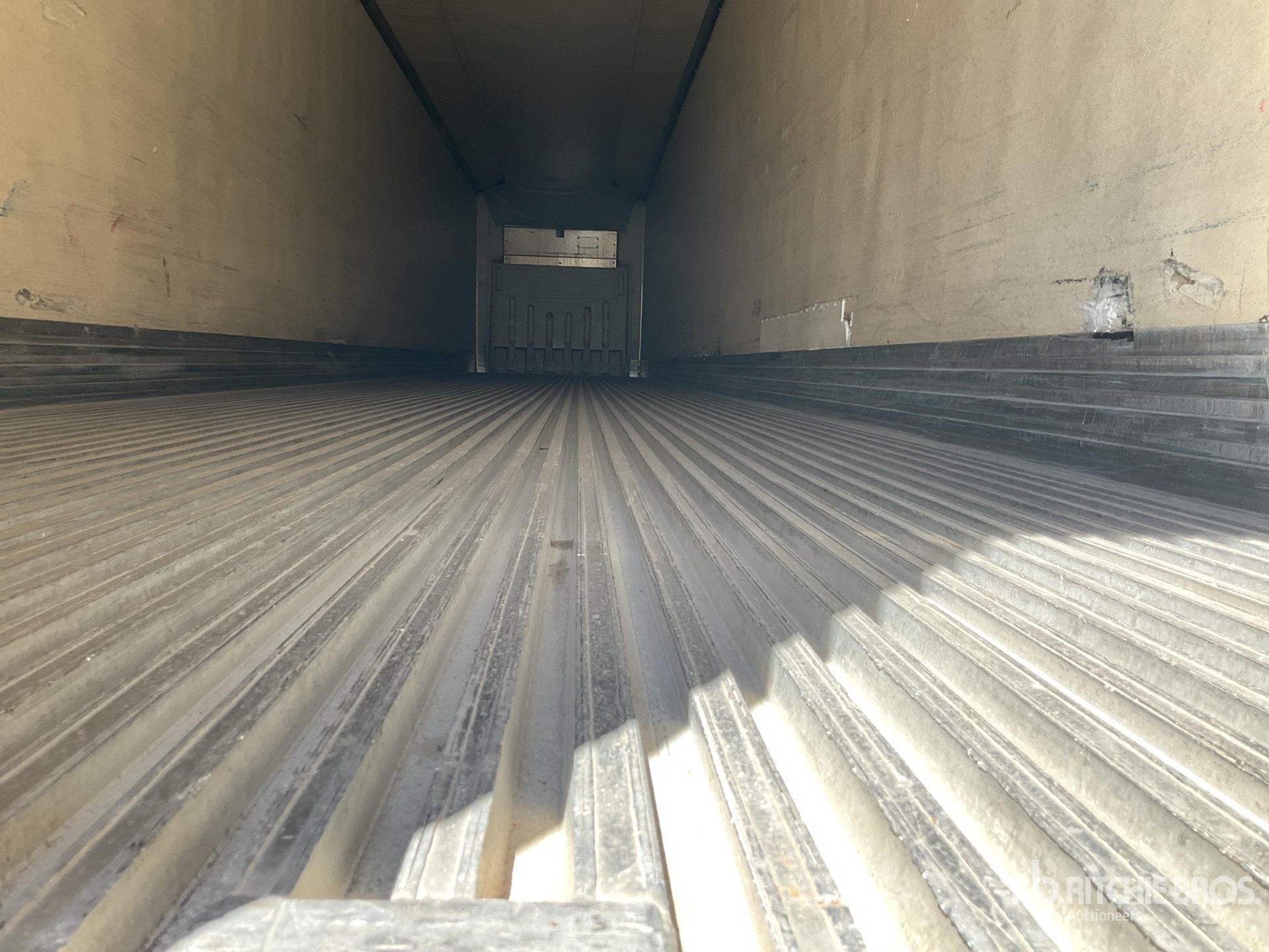 2004 Utility 53 ft T/A Caja Seca /