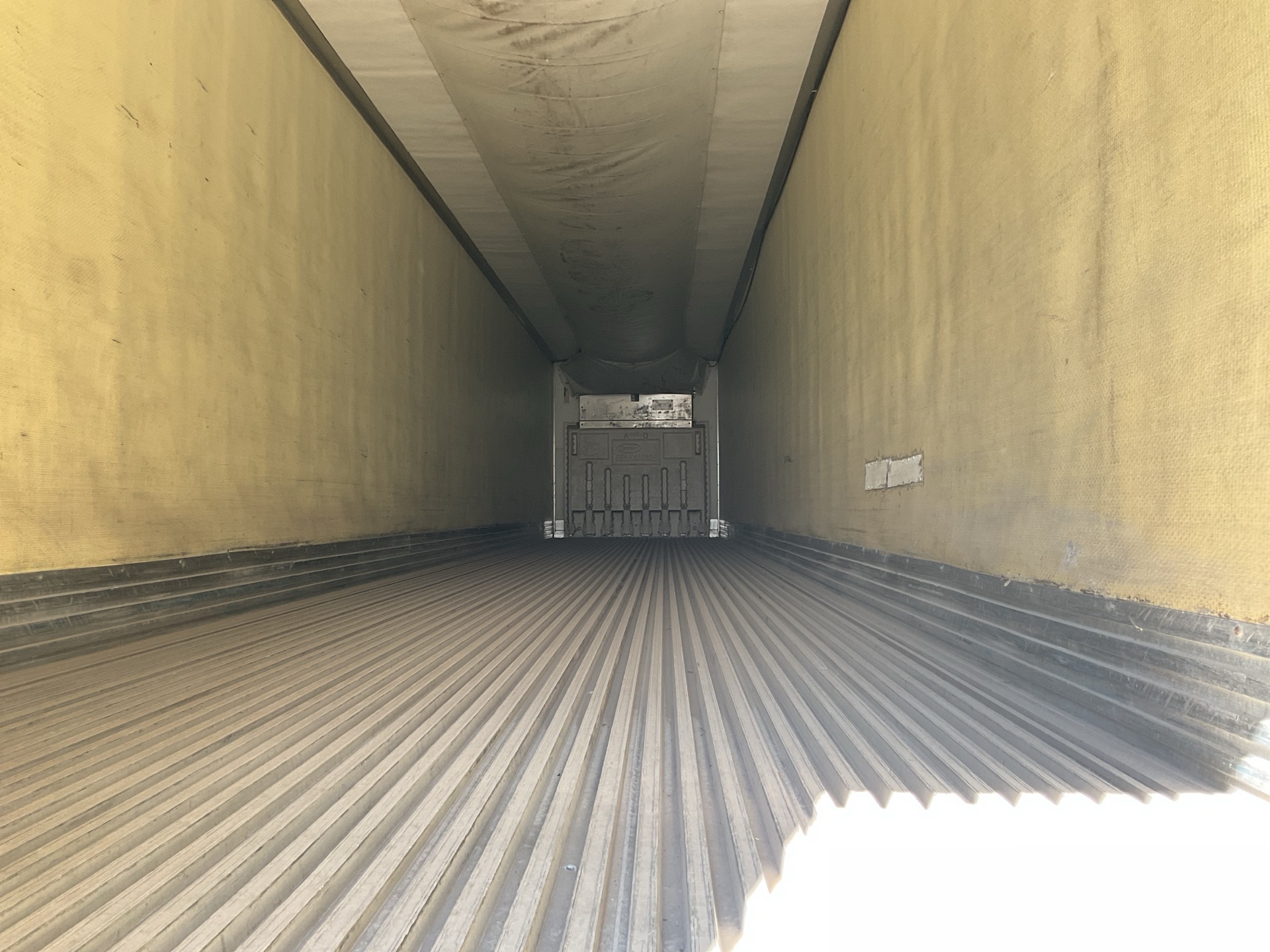 2008 Utility 53 ft T/A Caja Seca /