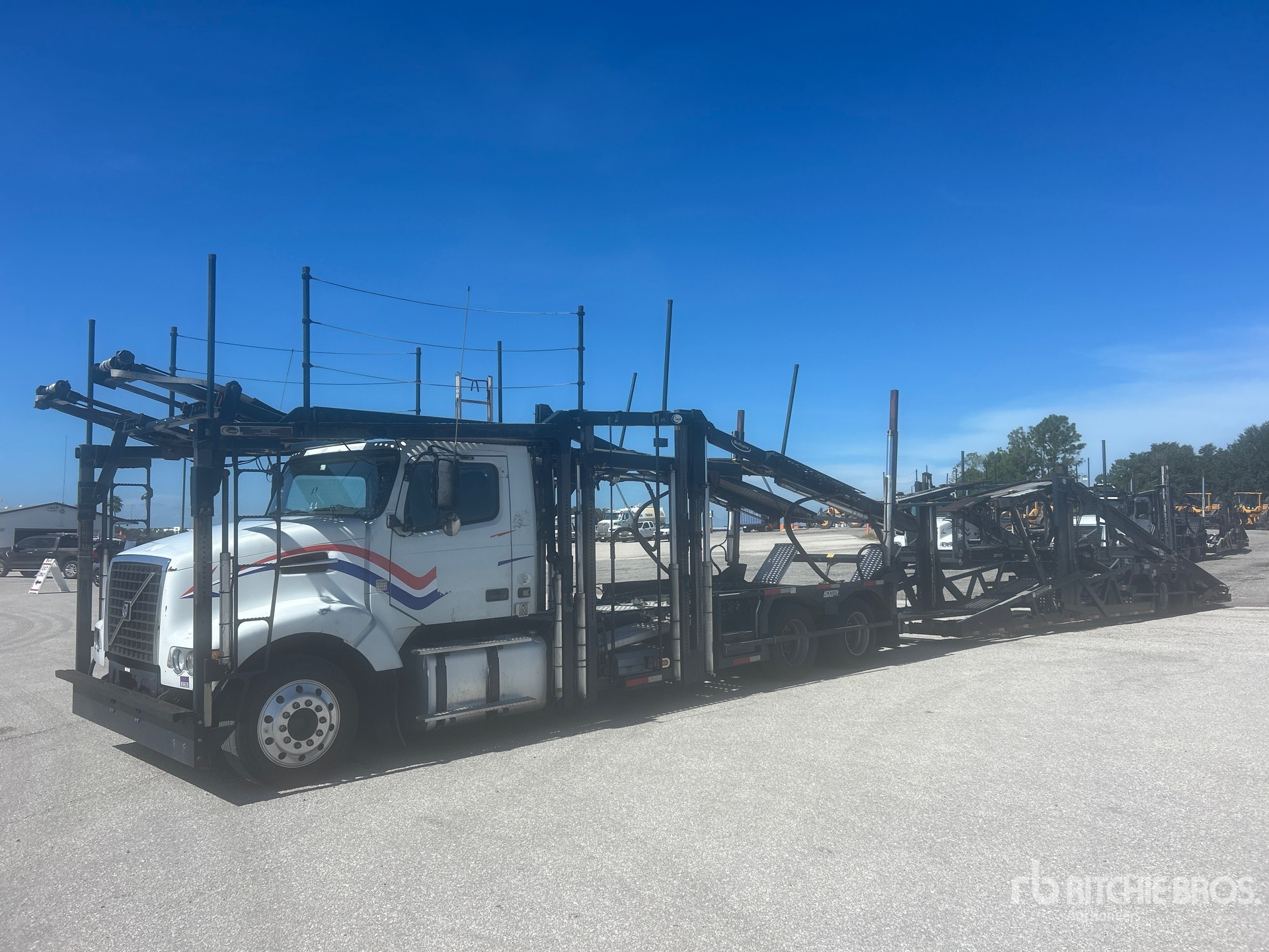 Photo of 2016 Volvo VAH