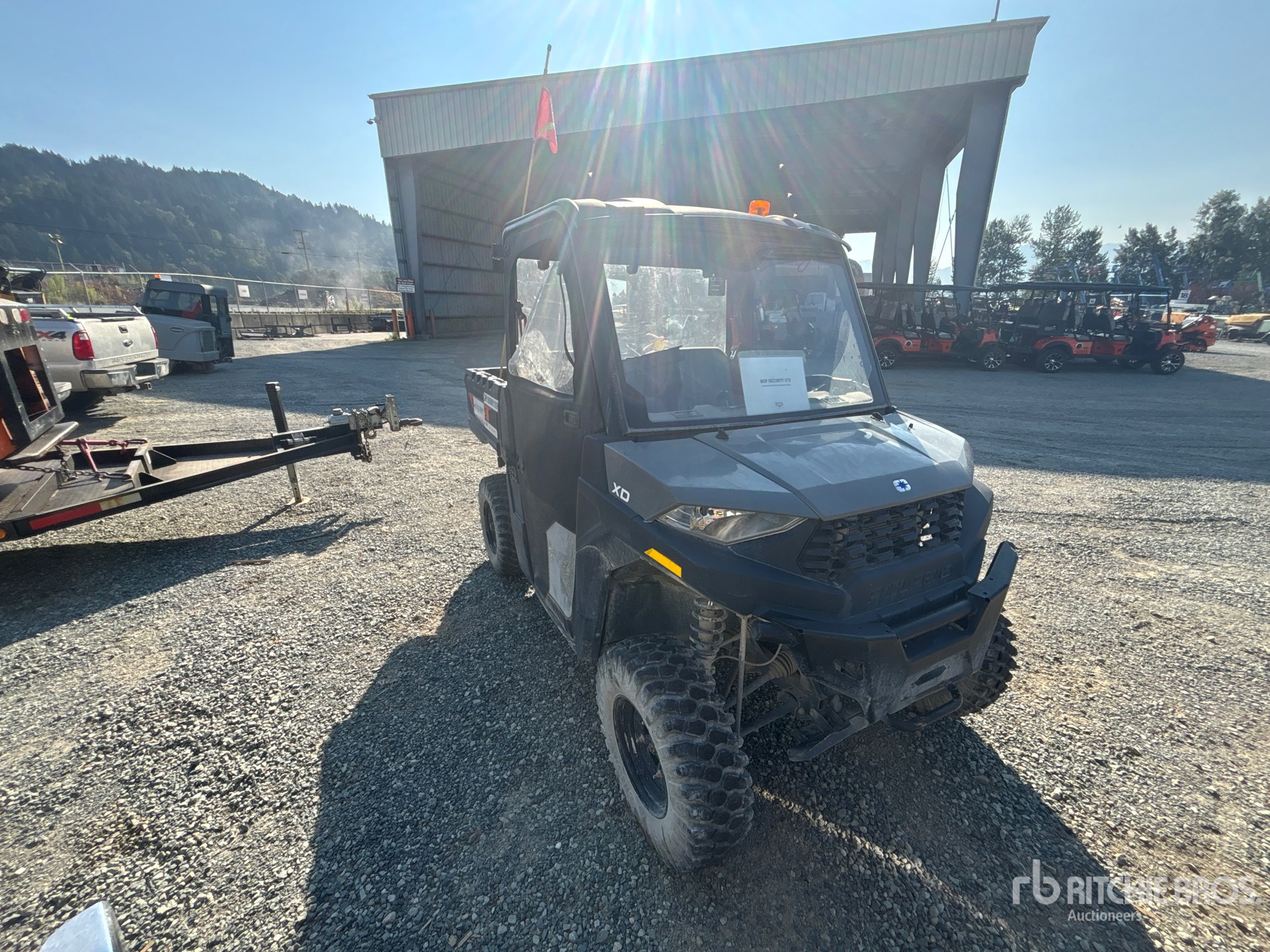 General Appearance with Picture, Right Front Corner