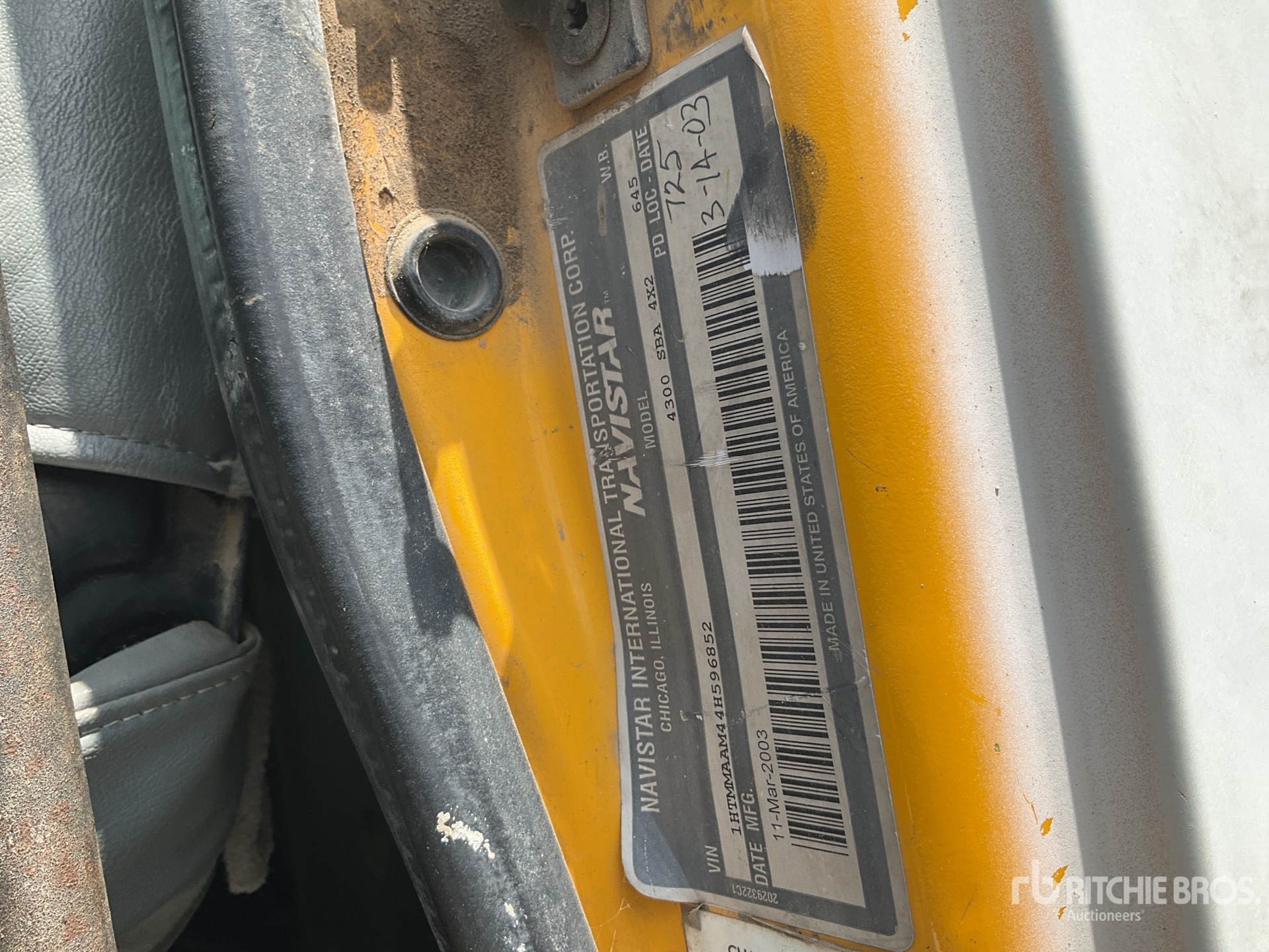 2004 International 4300 SBA