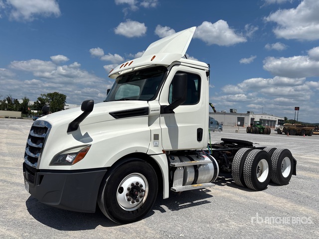 2019 Freightliner Cascadia 126 6x4 T/a Day Cab Truck Tractor