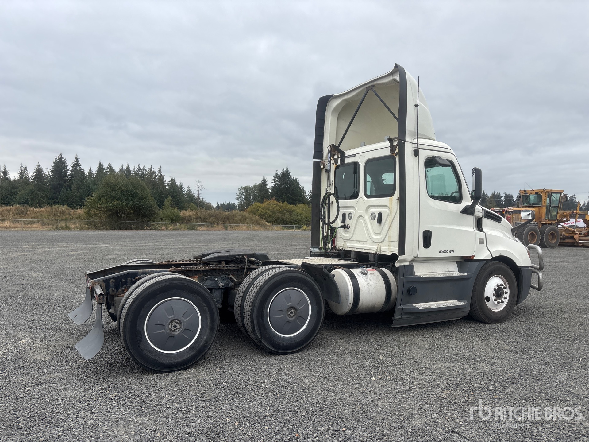 2019 Freightliner CASCADIA 126