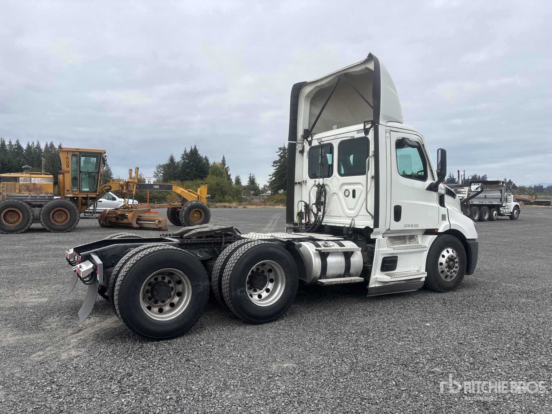 2020 Freightliner CASCADIA 116