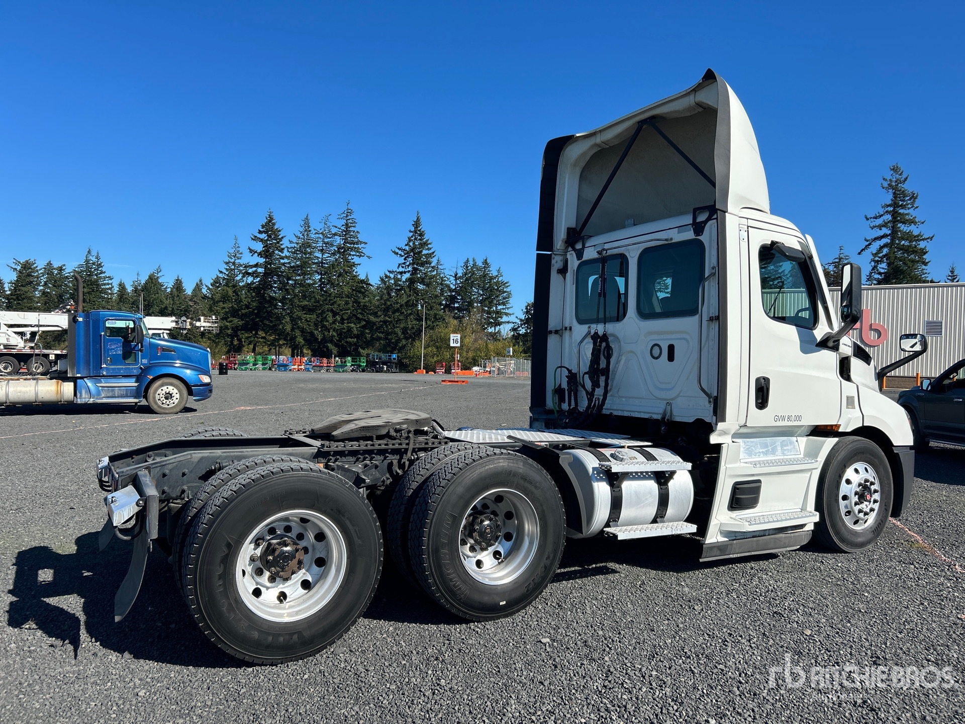 2020 Freightliner CASCADIA 116