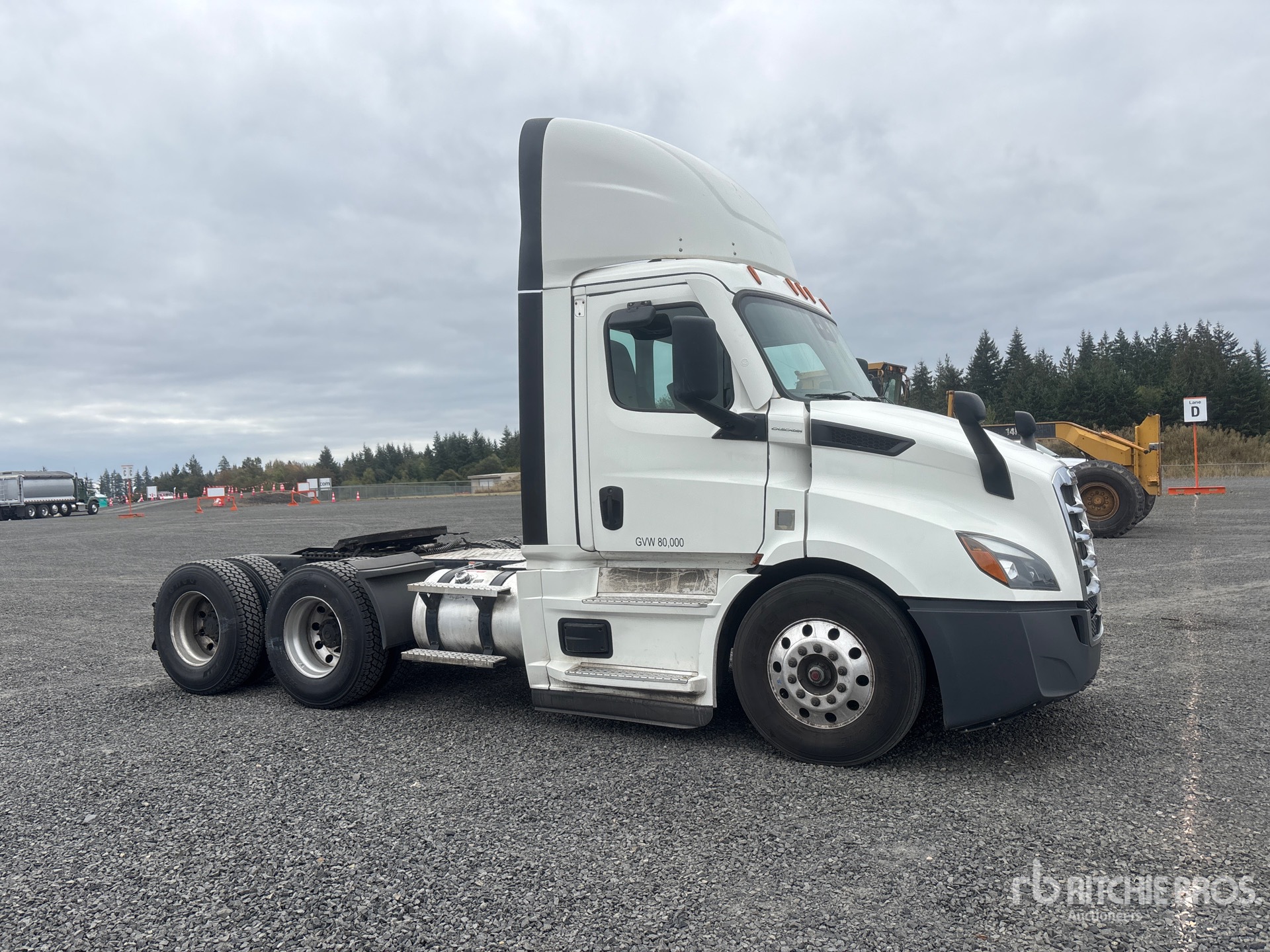 2020 Freightliner CASCADIA 116