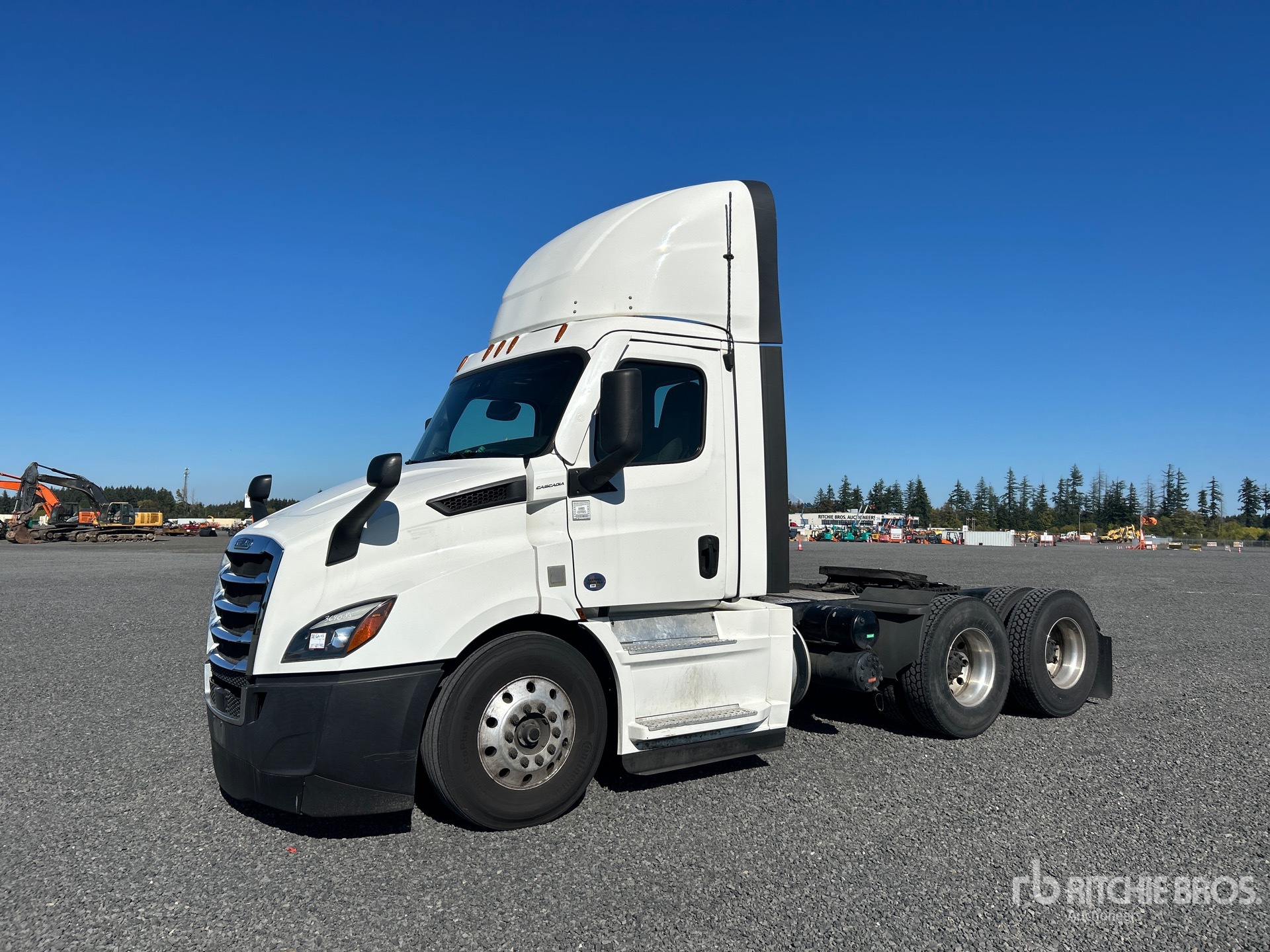 2020 Freightliner CASCADIA 116