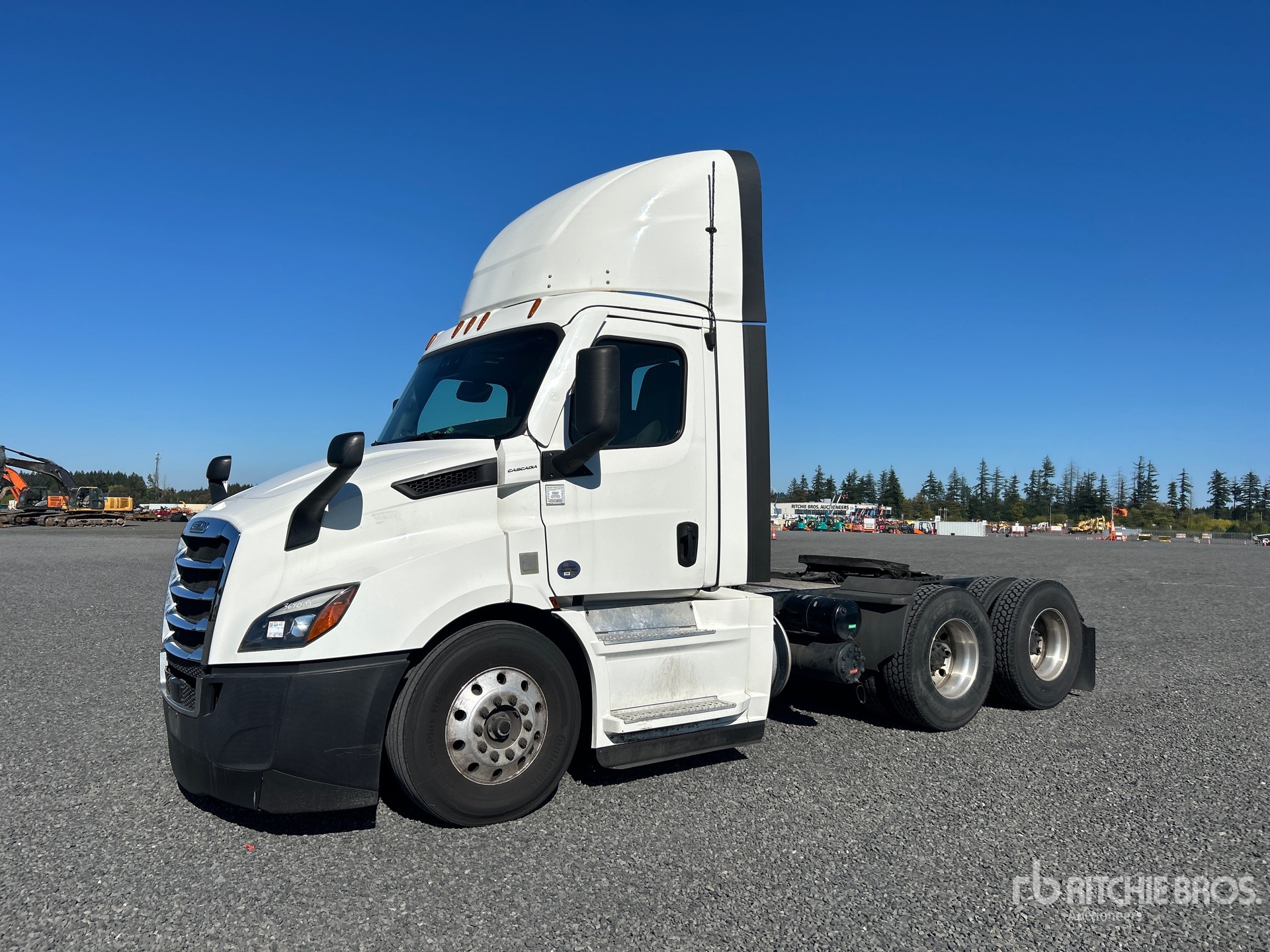 2020 Freightliner CASCADIA 116