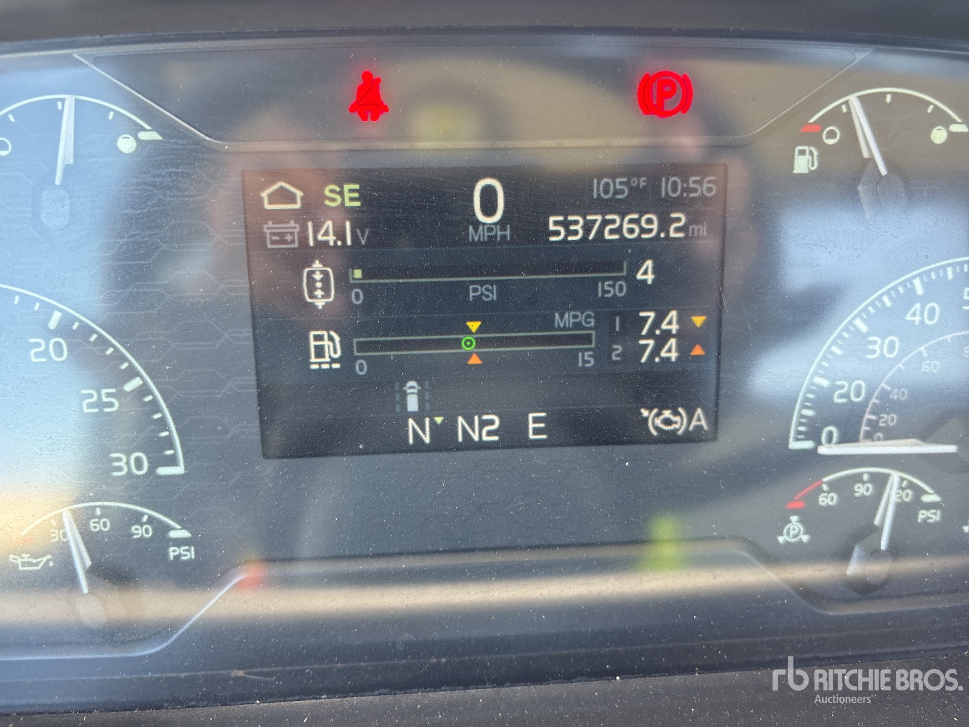 2020 Volvo VNR64300