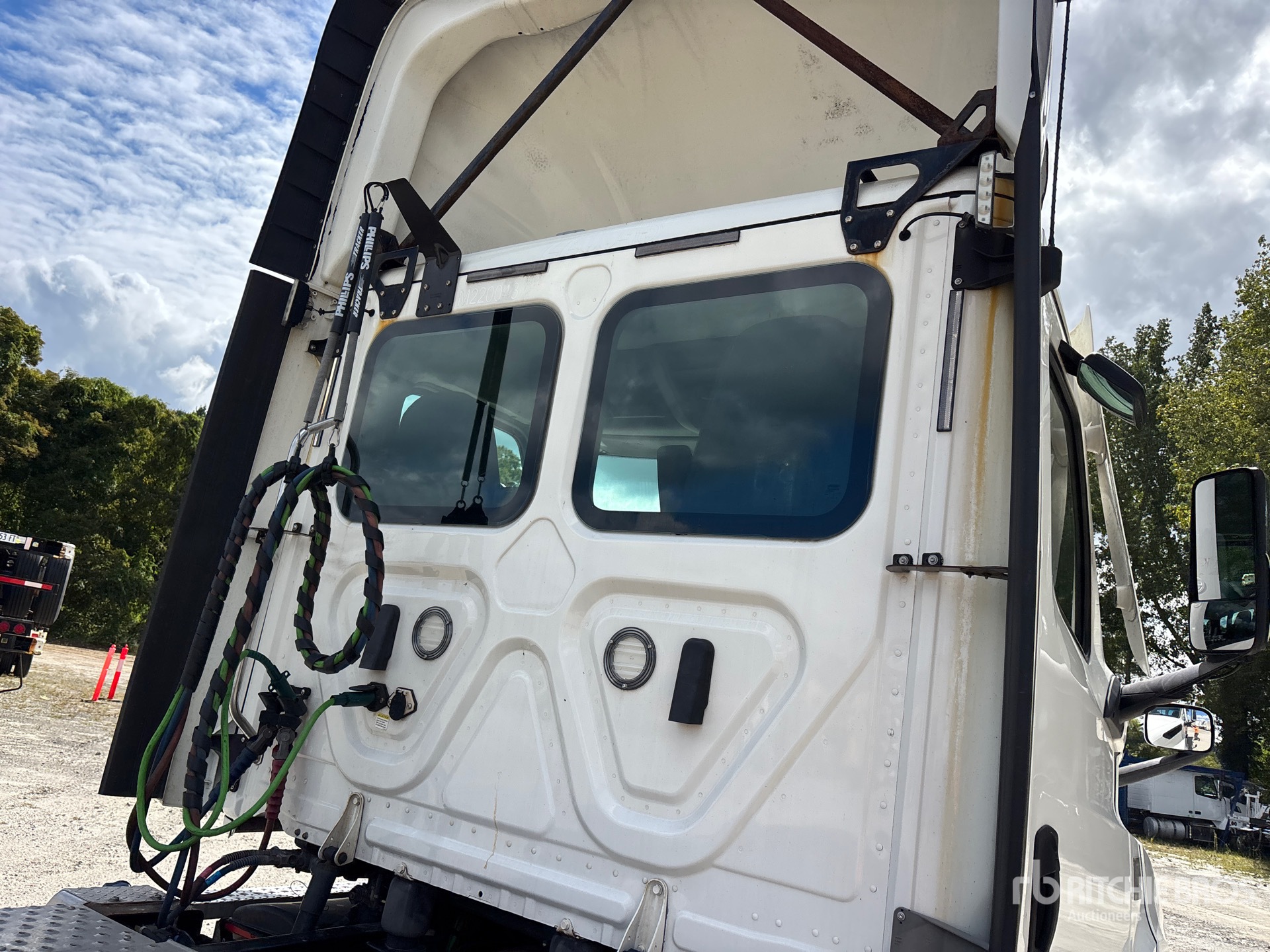 2021 Freightliner CASCADIA 116