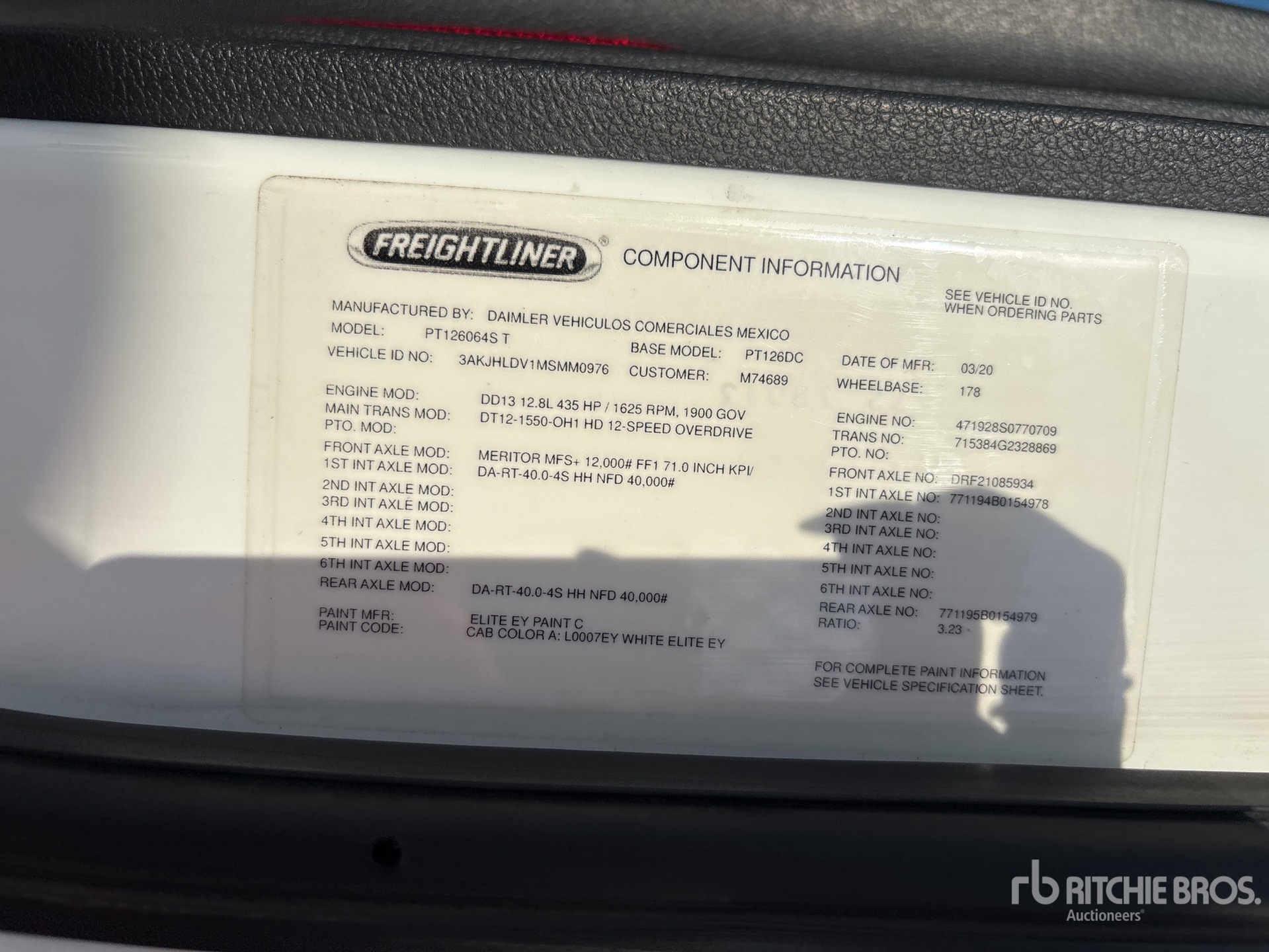 2021 Freightliner CASCADIA 126