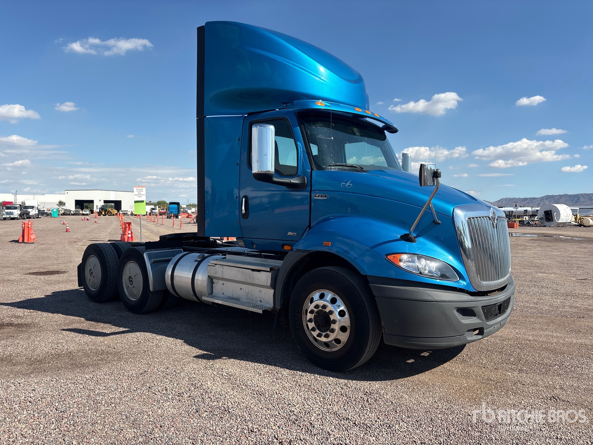 2019 International RH613