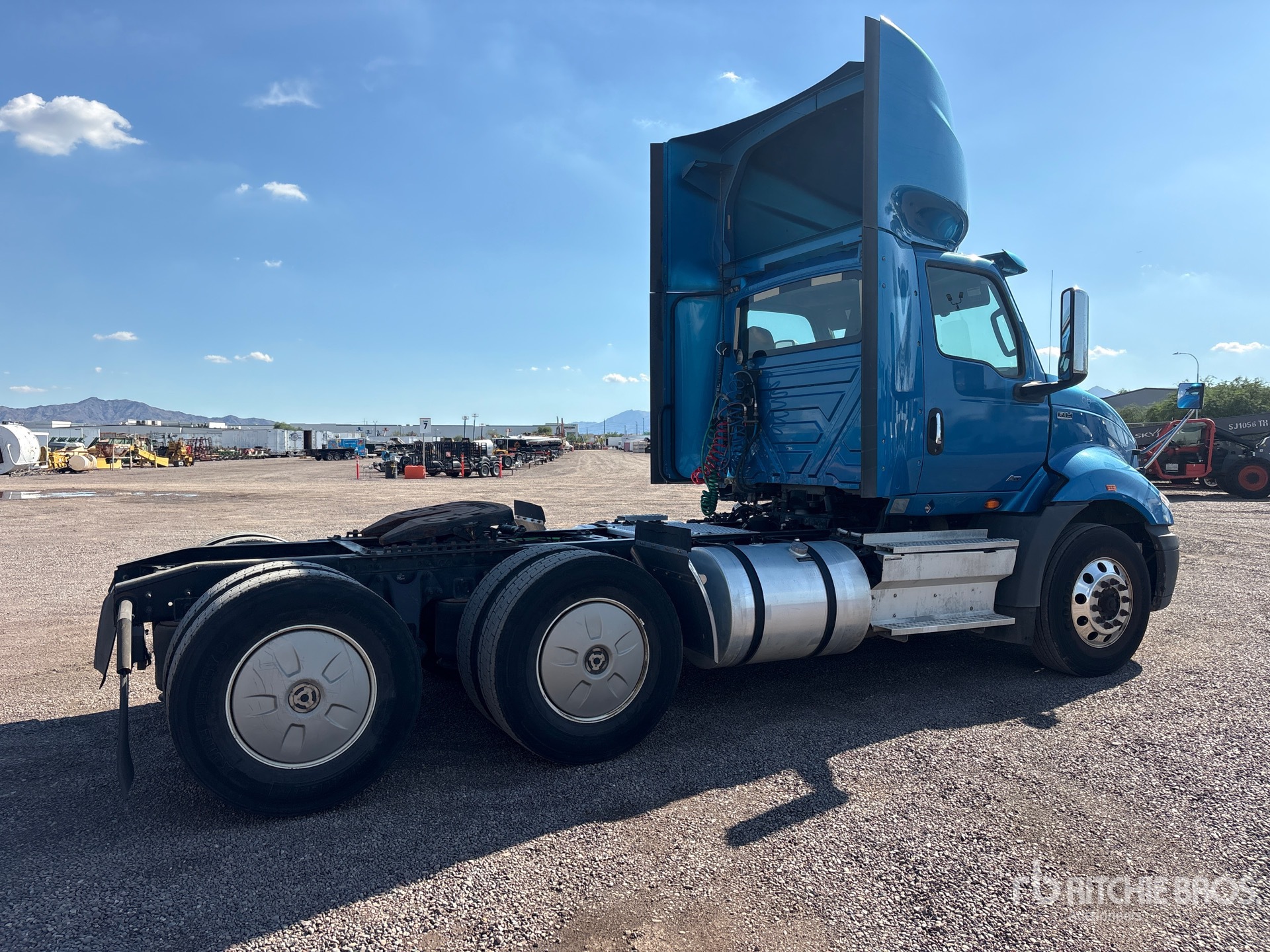 2019 International RH613