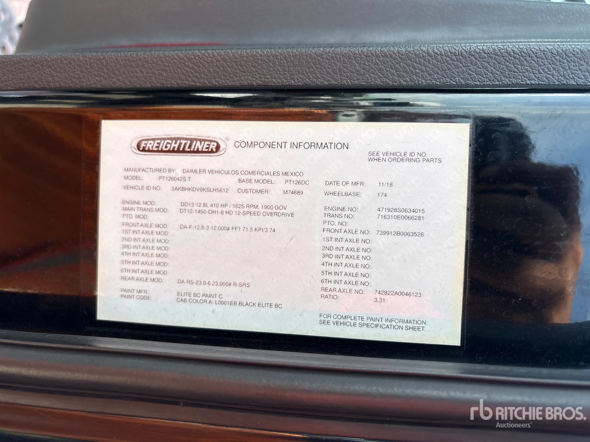 2019 Freightliner CASCADIA 126