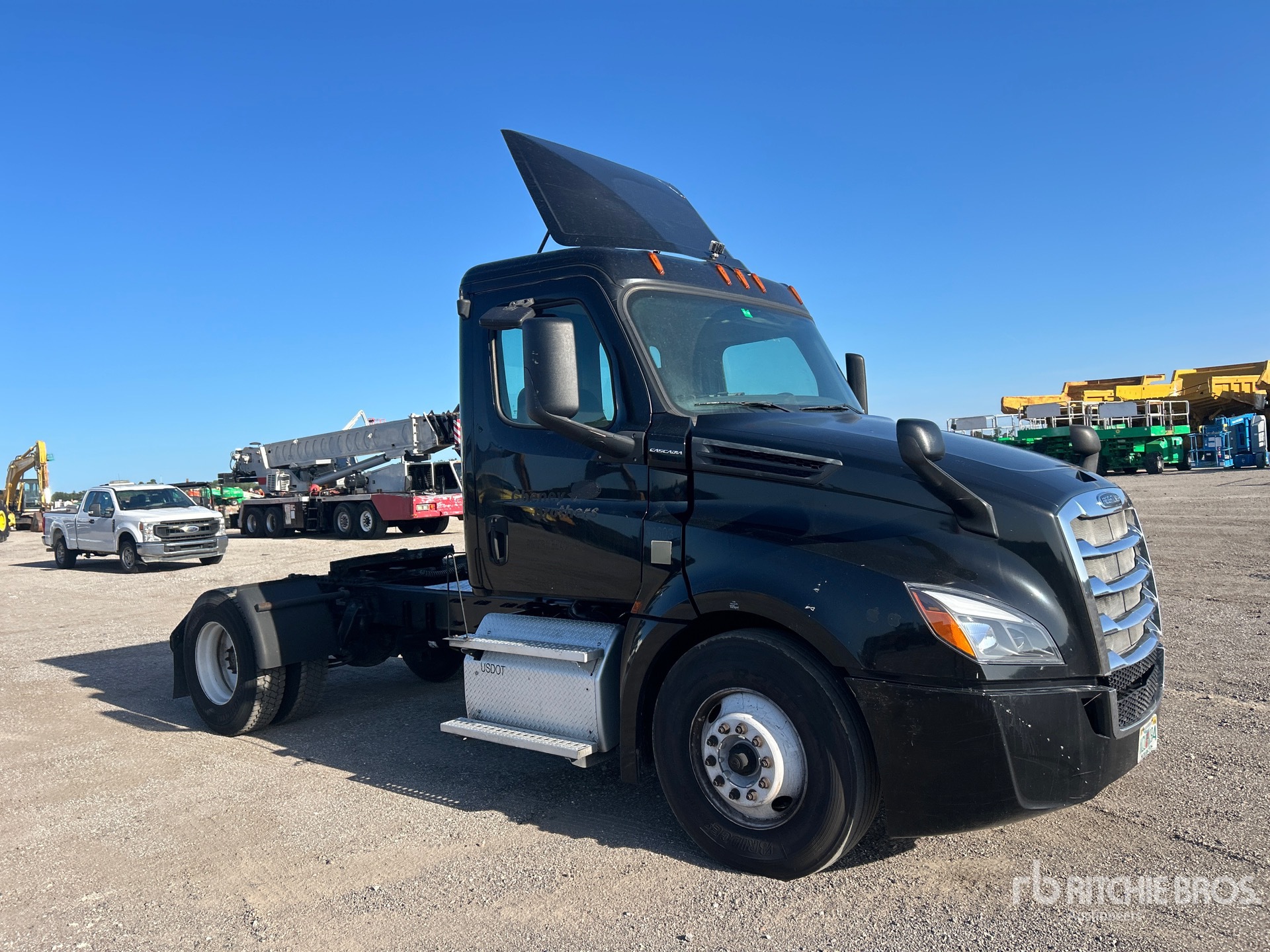 2019 Freightliner CASCADIA 126
