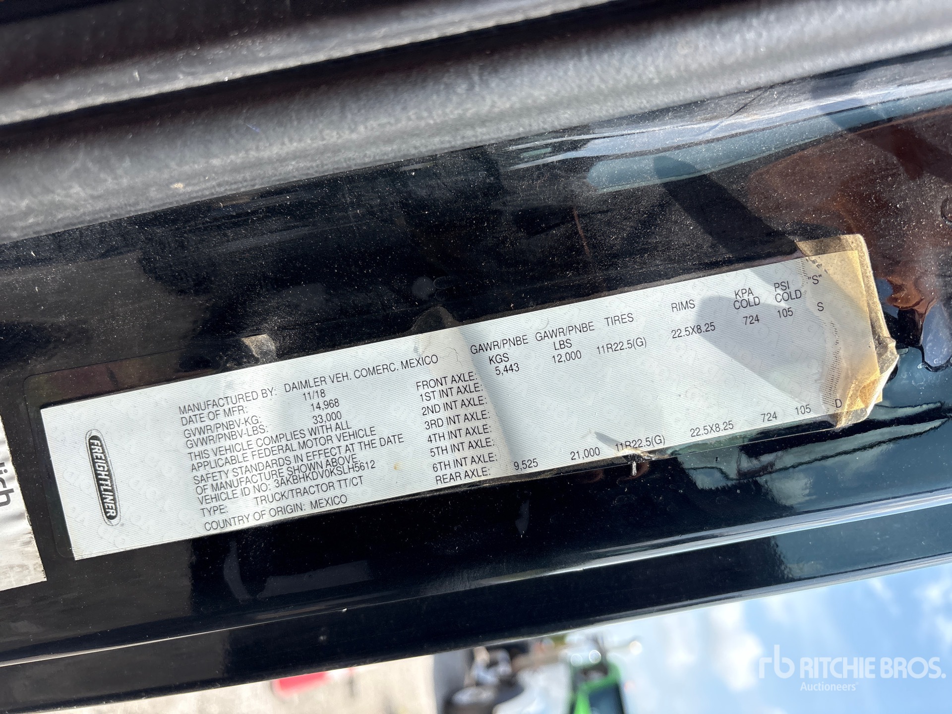 2019 Freightliner CASCADIA 126