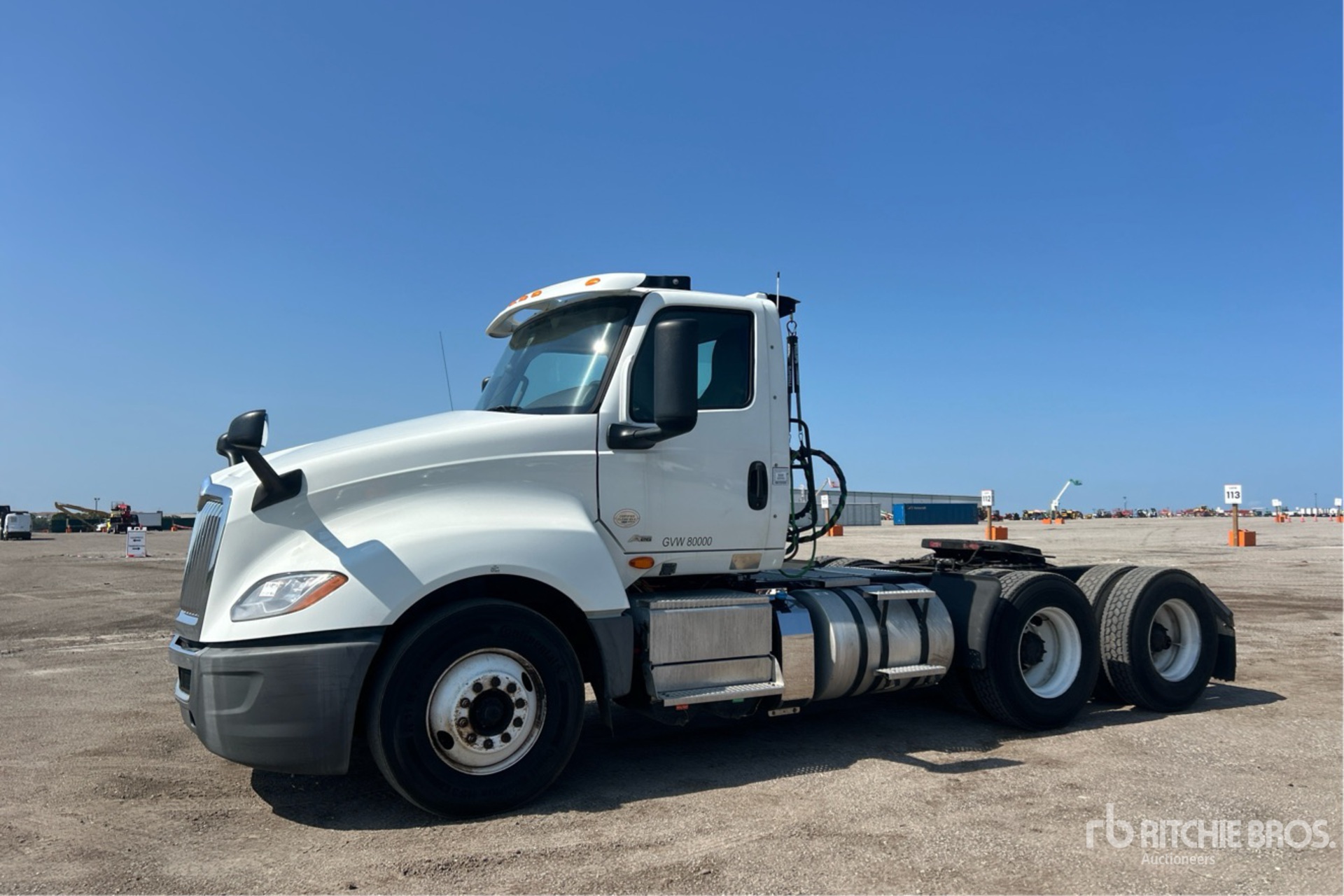 General Appearance with Bild, Ecke vorne links