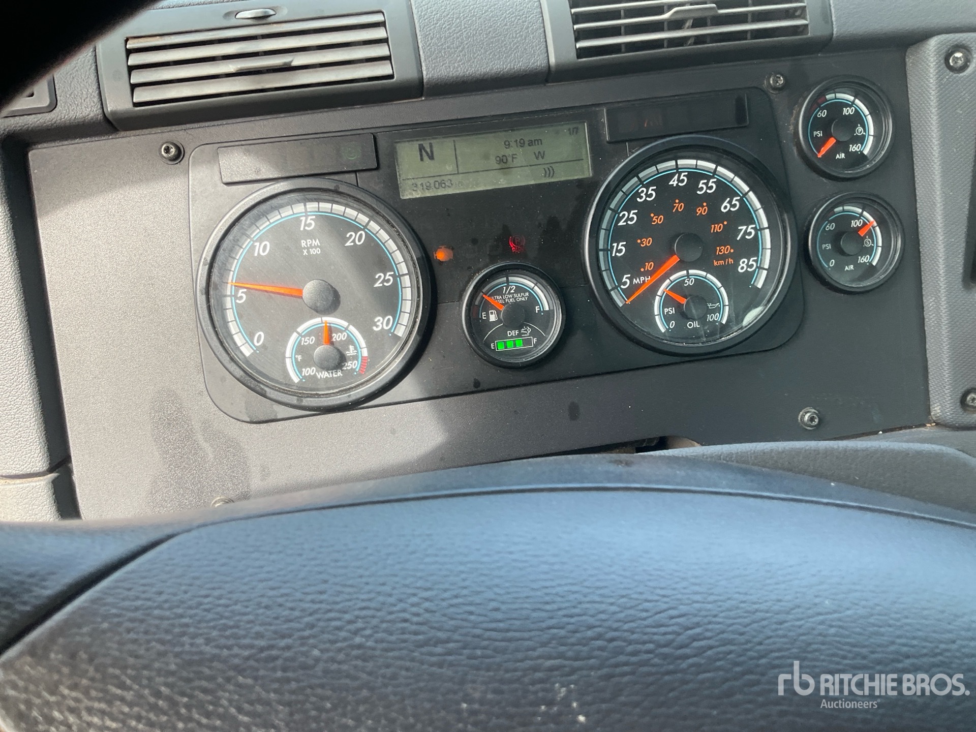 2020 Freightliner CASCADIA 113