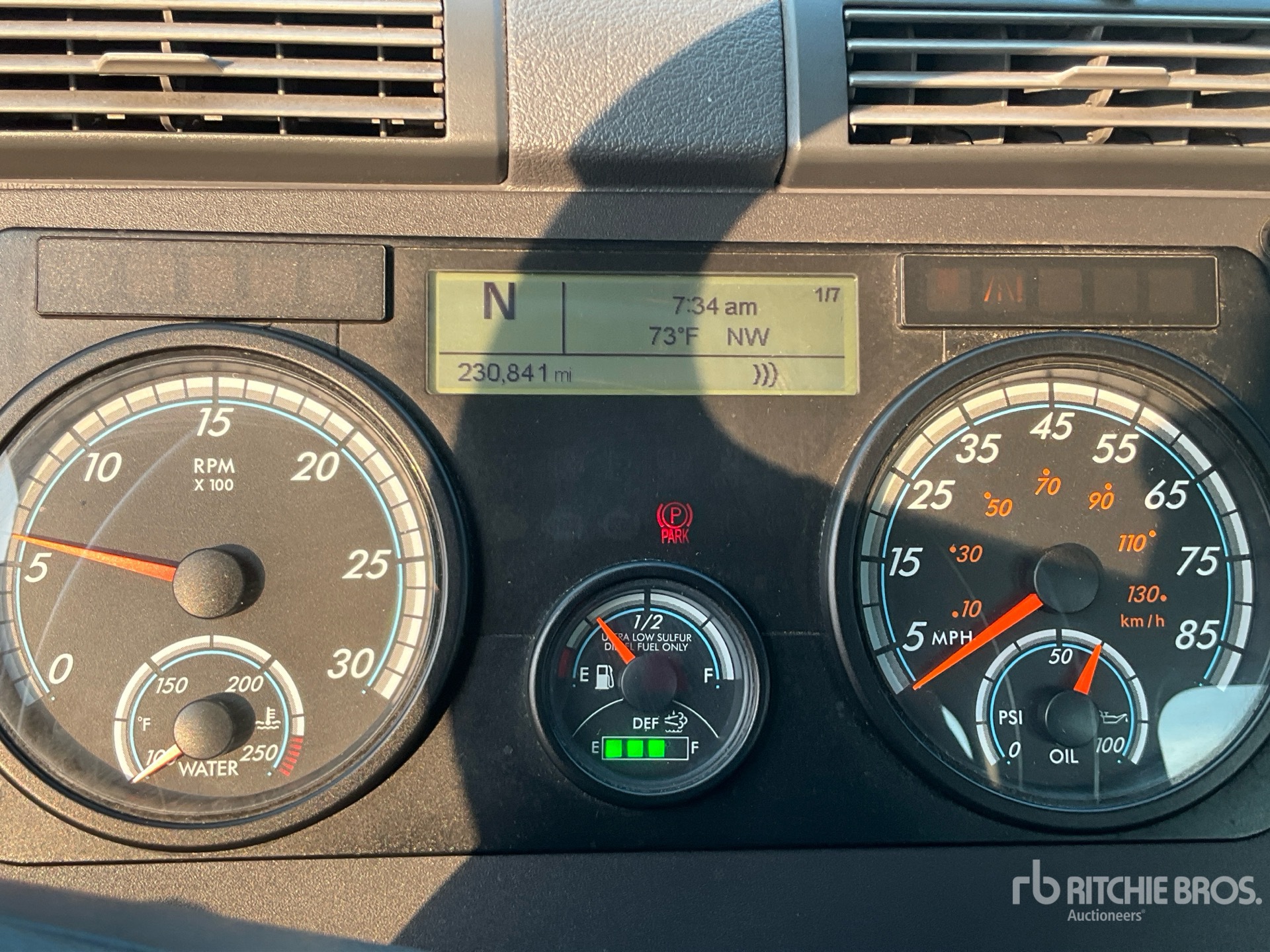 2020 Freightliner CASCADIA 113
