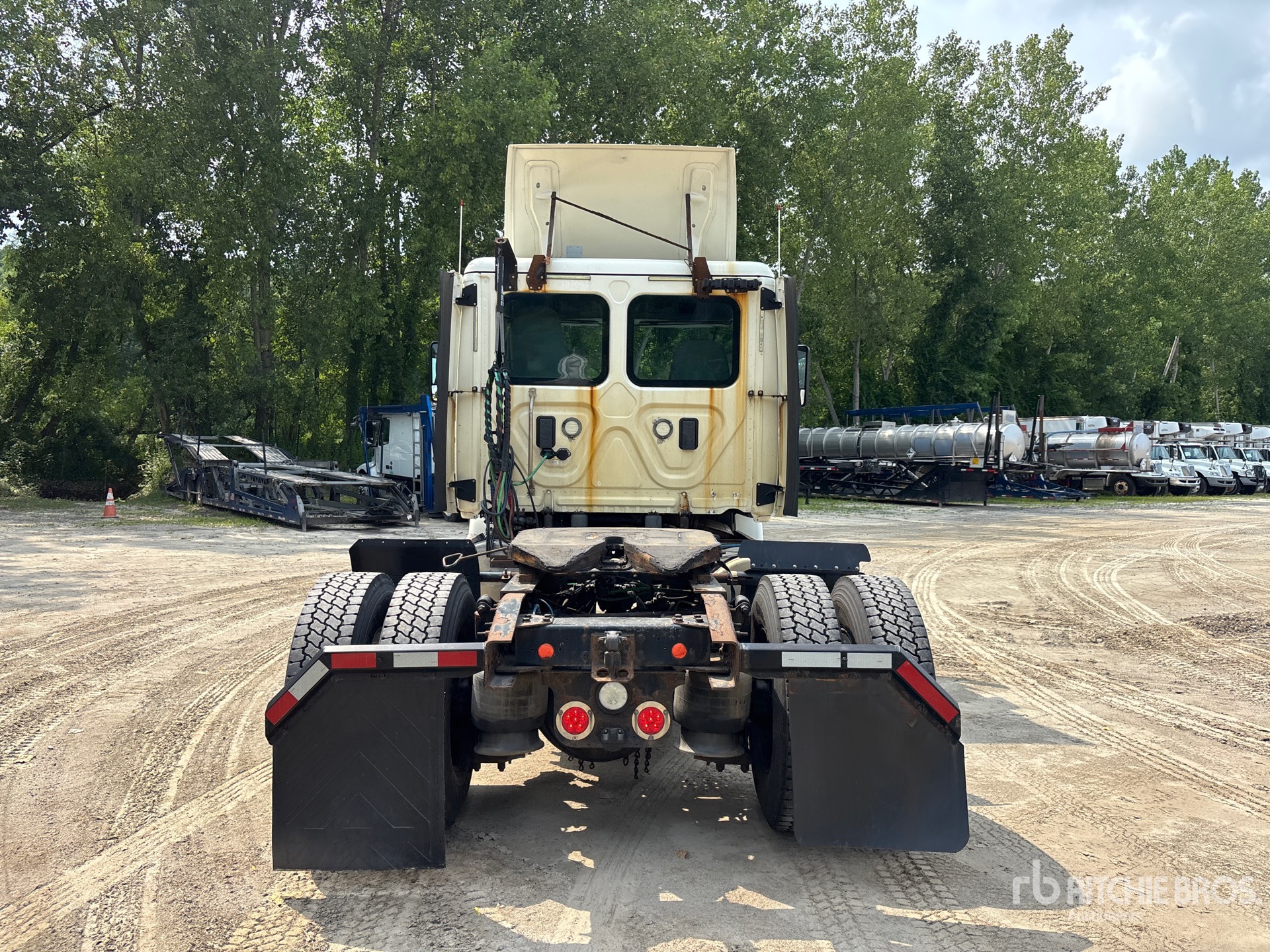 2017 Freightliner CASCADIA 113