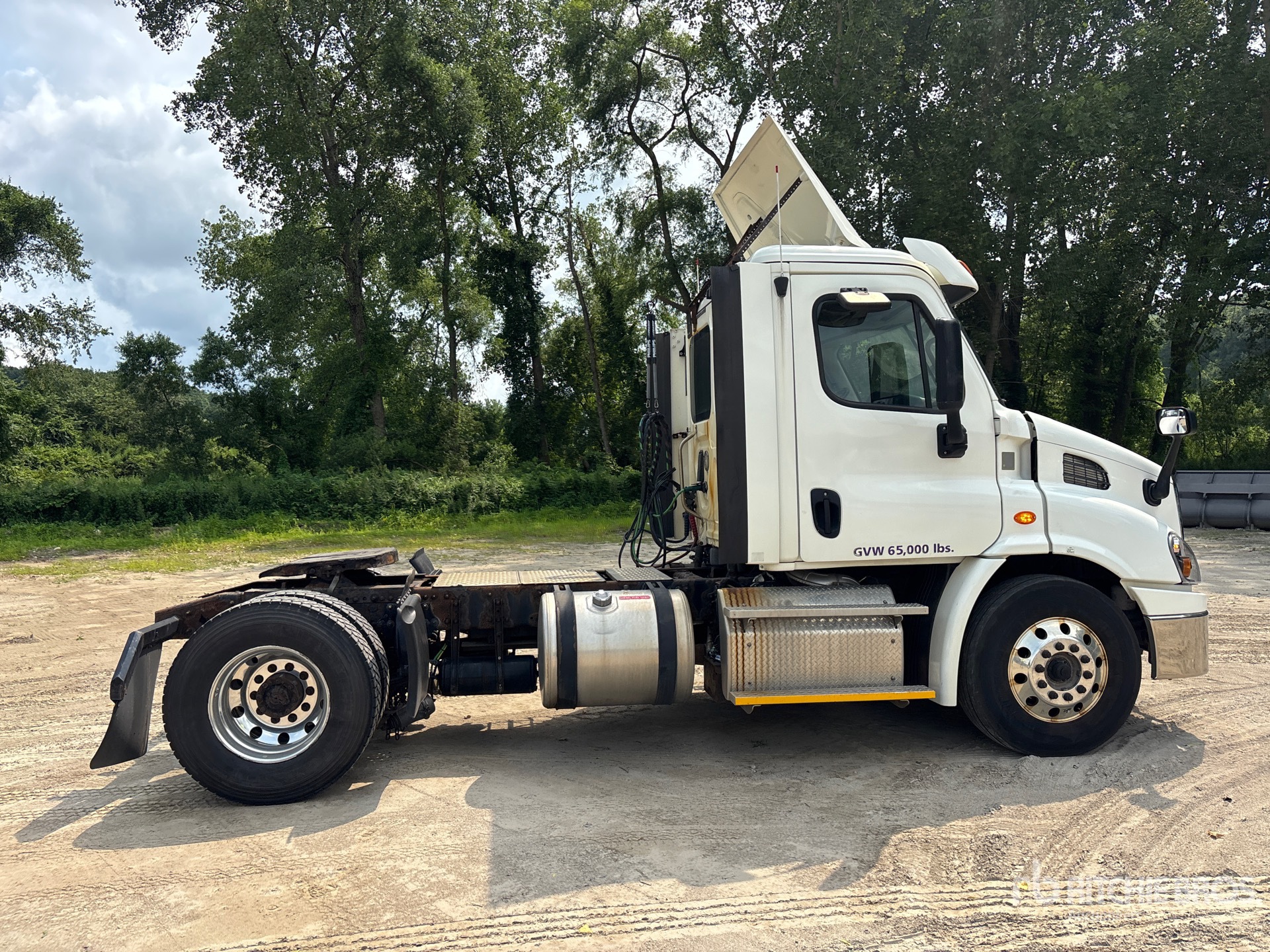 2017 Freightliner CASCADIA 113