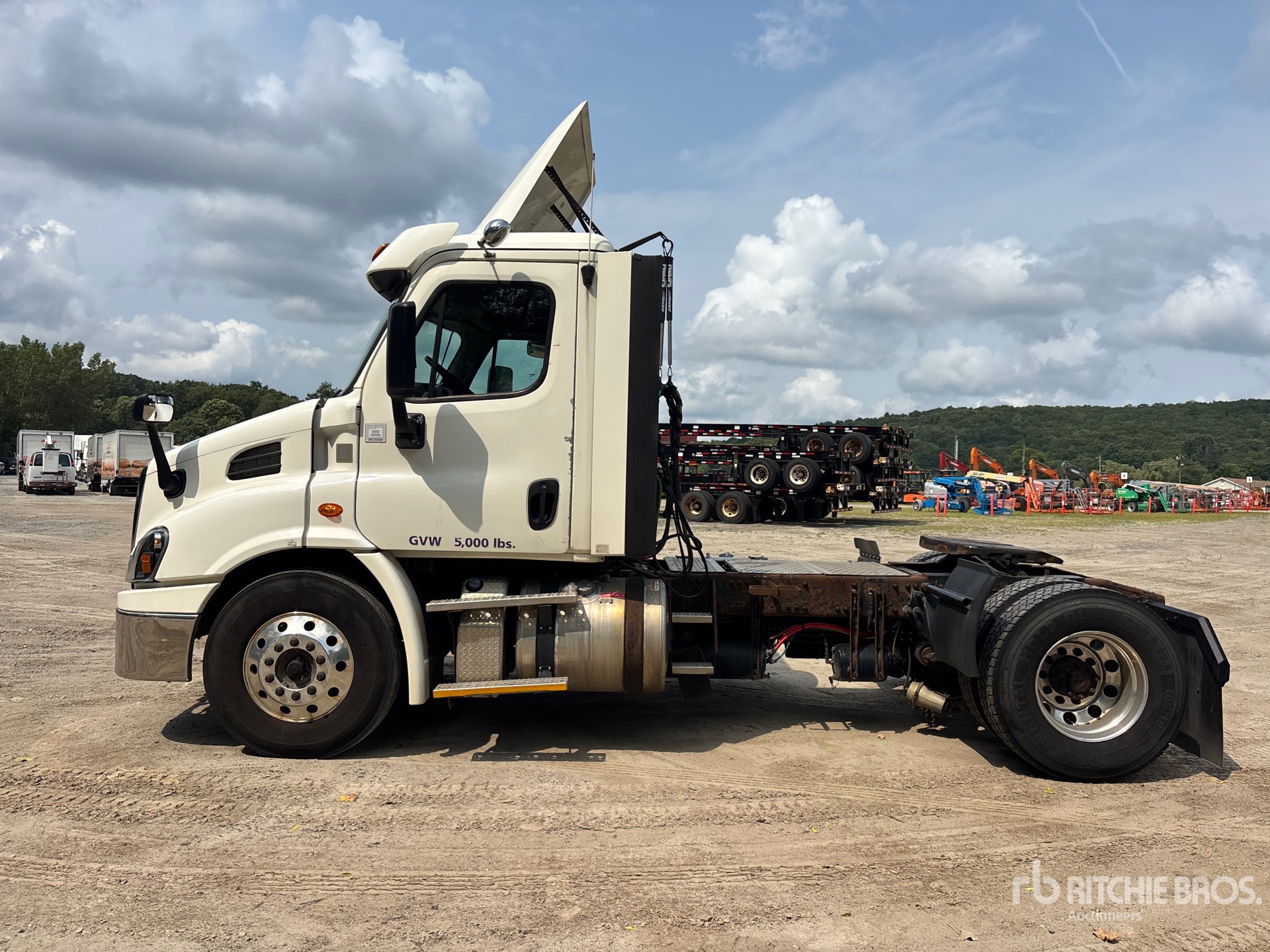 2017 Freightliner CASCADIA 113