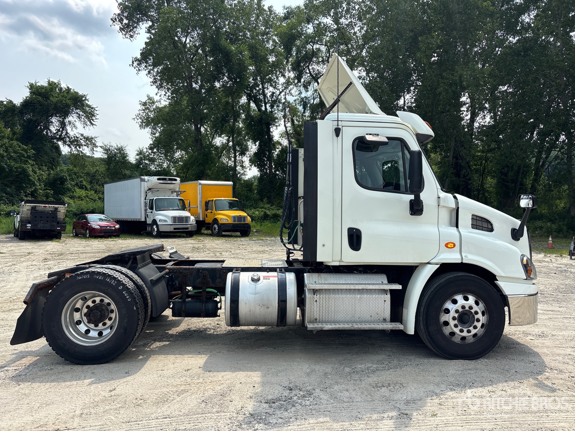 2017 Freightliner CASCADIA 113