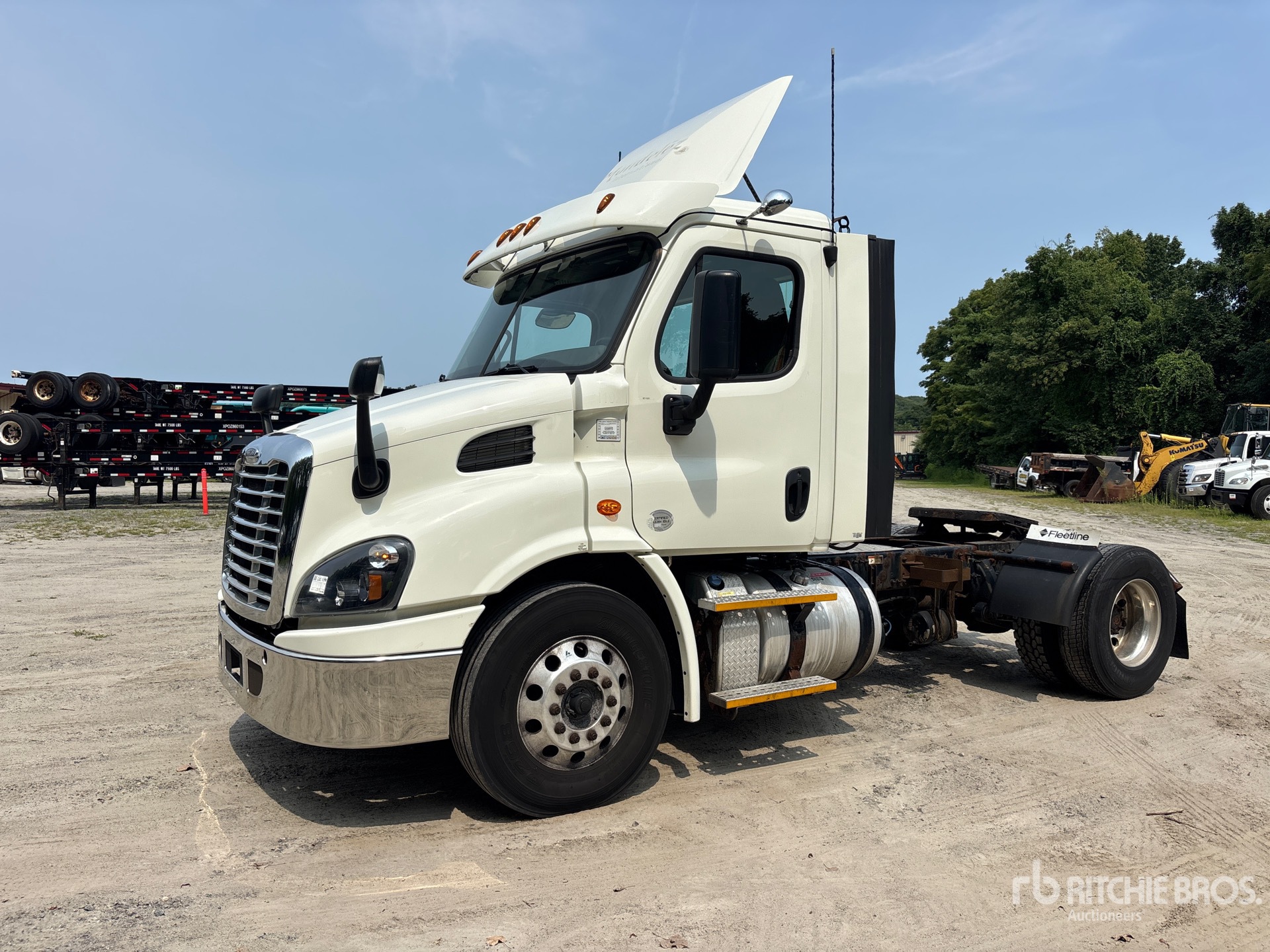 2017 Freightliner CASCADIA 113