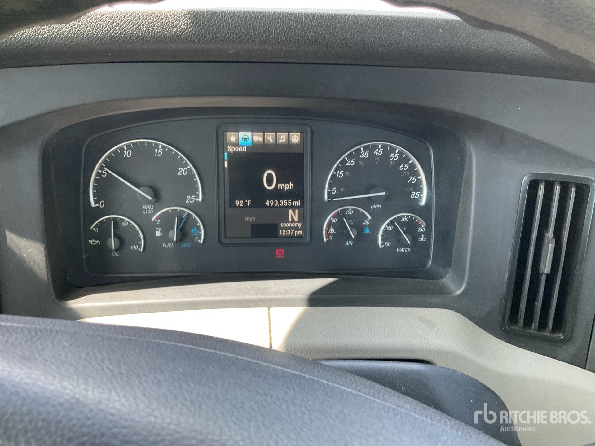 2018 Freightliner CASCADIA 126