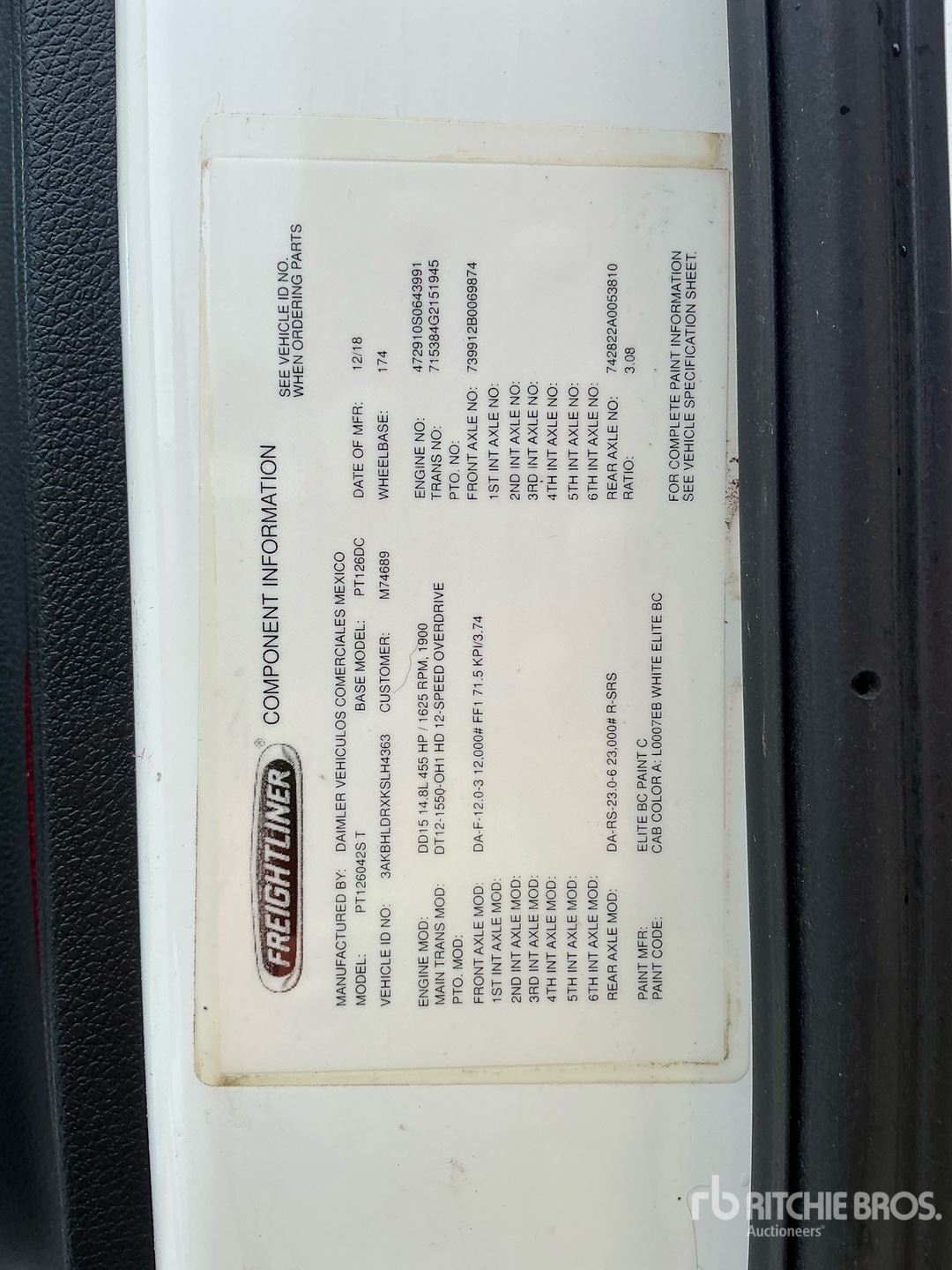 2019 Freightliner CASCADIA 126