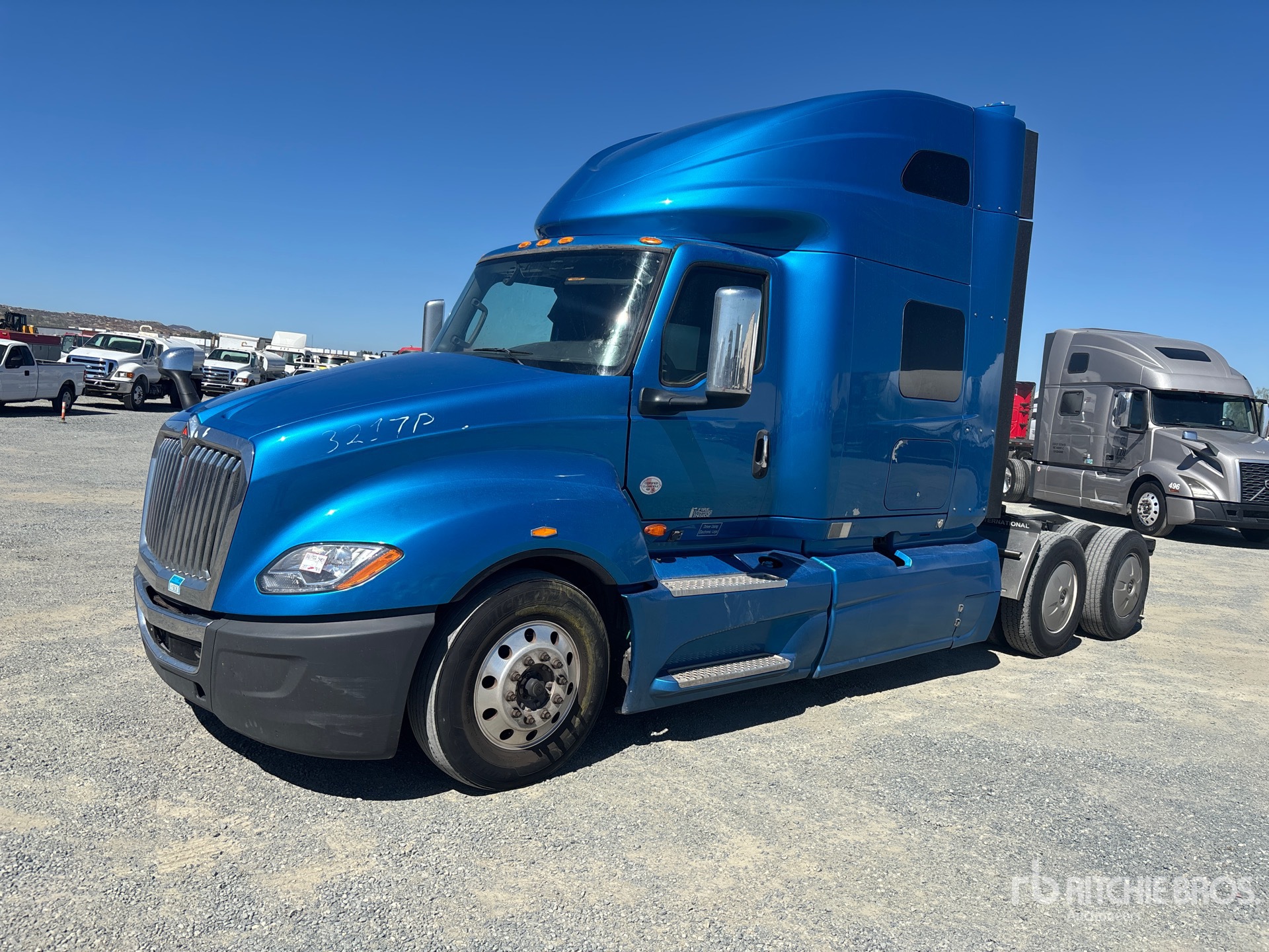 Photo of 2021 International LT625
