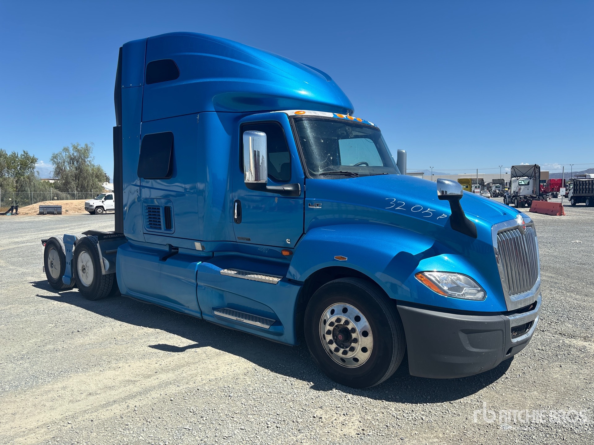2021 International LT625