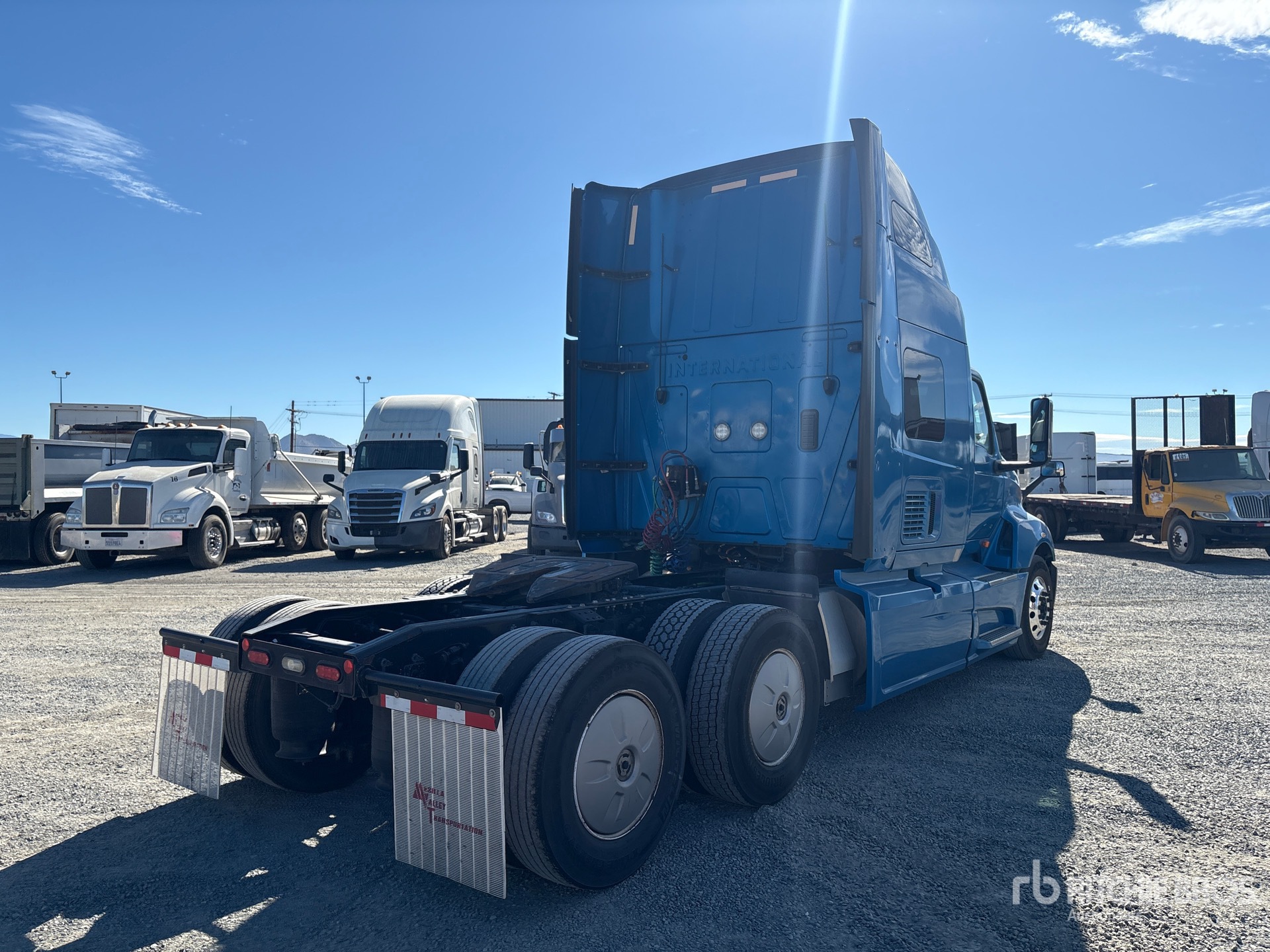 2021 International LT625