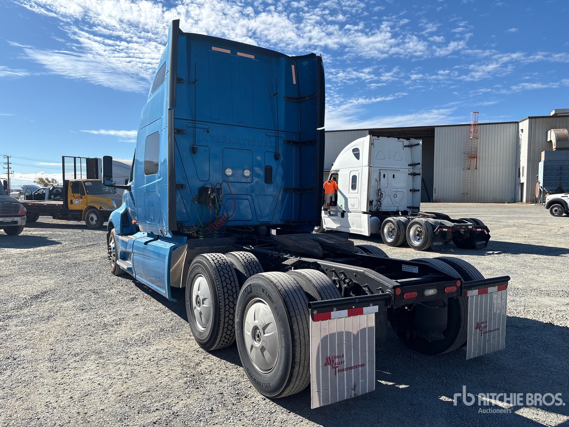 2021 International LT625