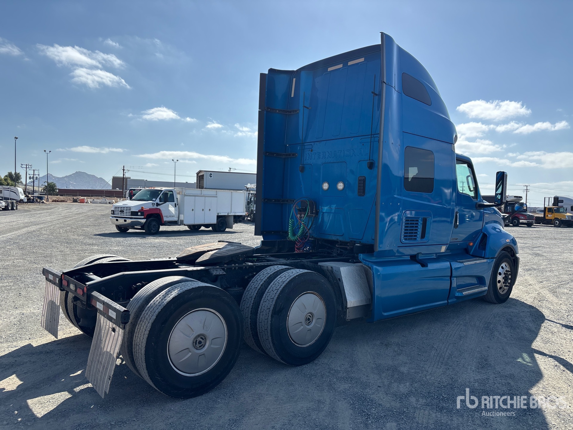 2021 International LT625