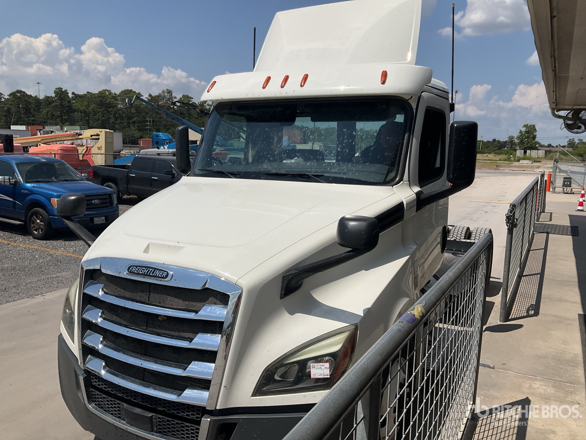 2019 Freightliner CASCADIA 126