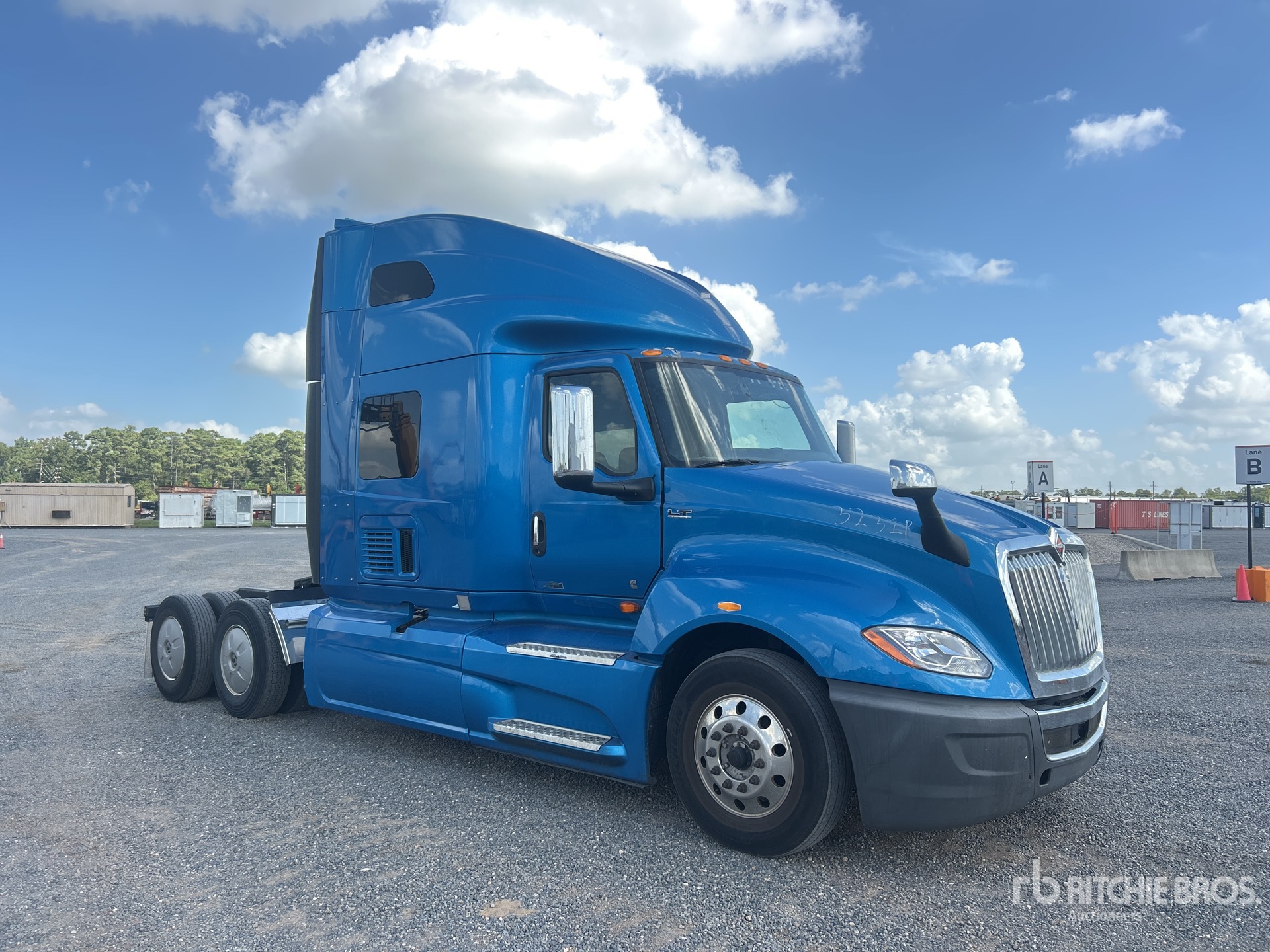 2021 International LT625