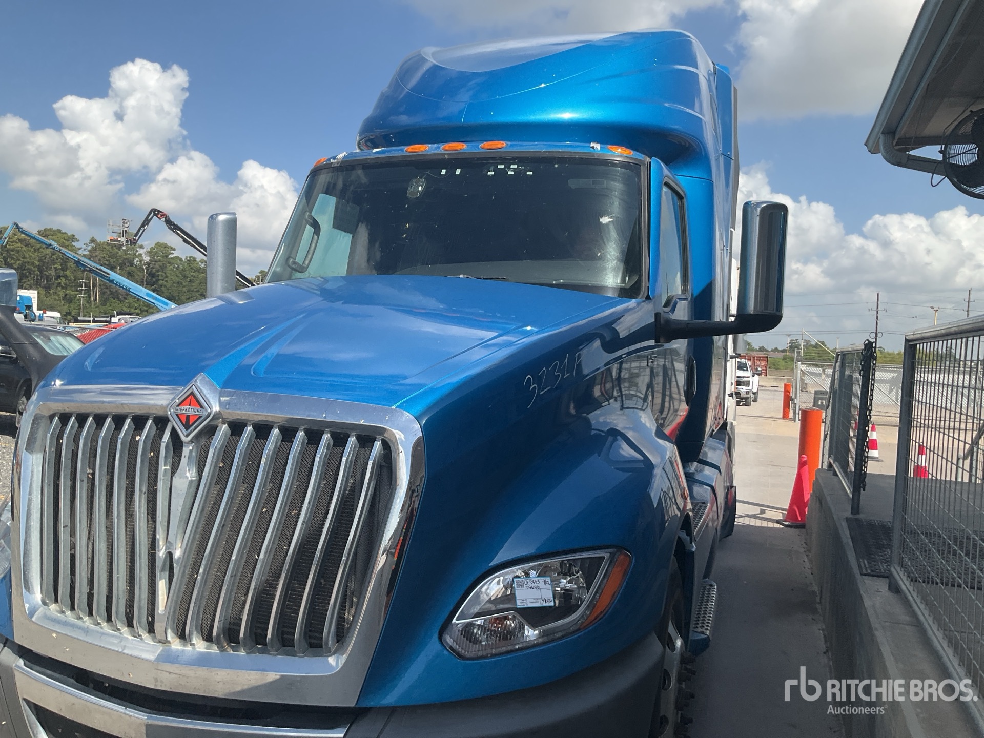2021 International LT625