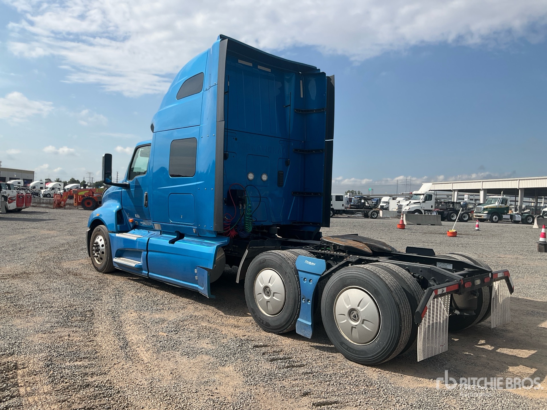 2021 International LT625
