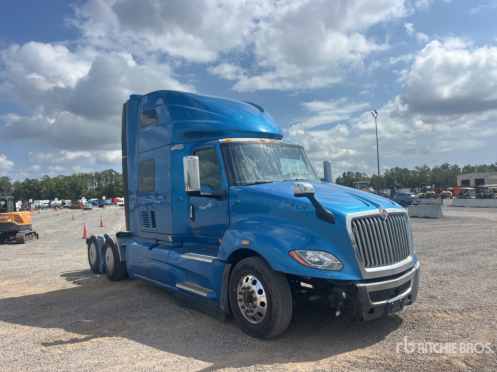 2021 International LT625