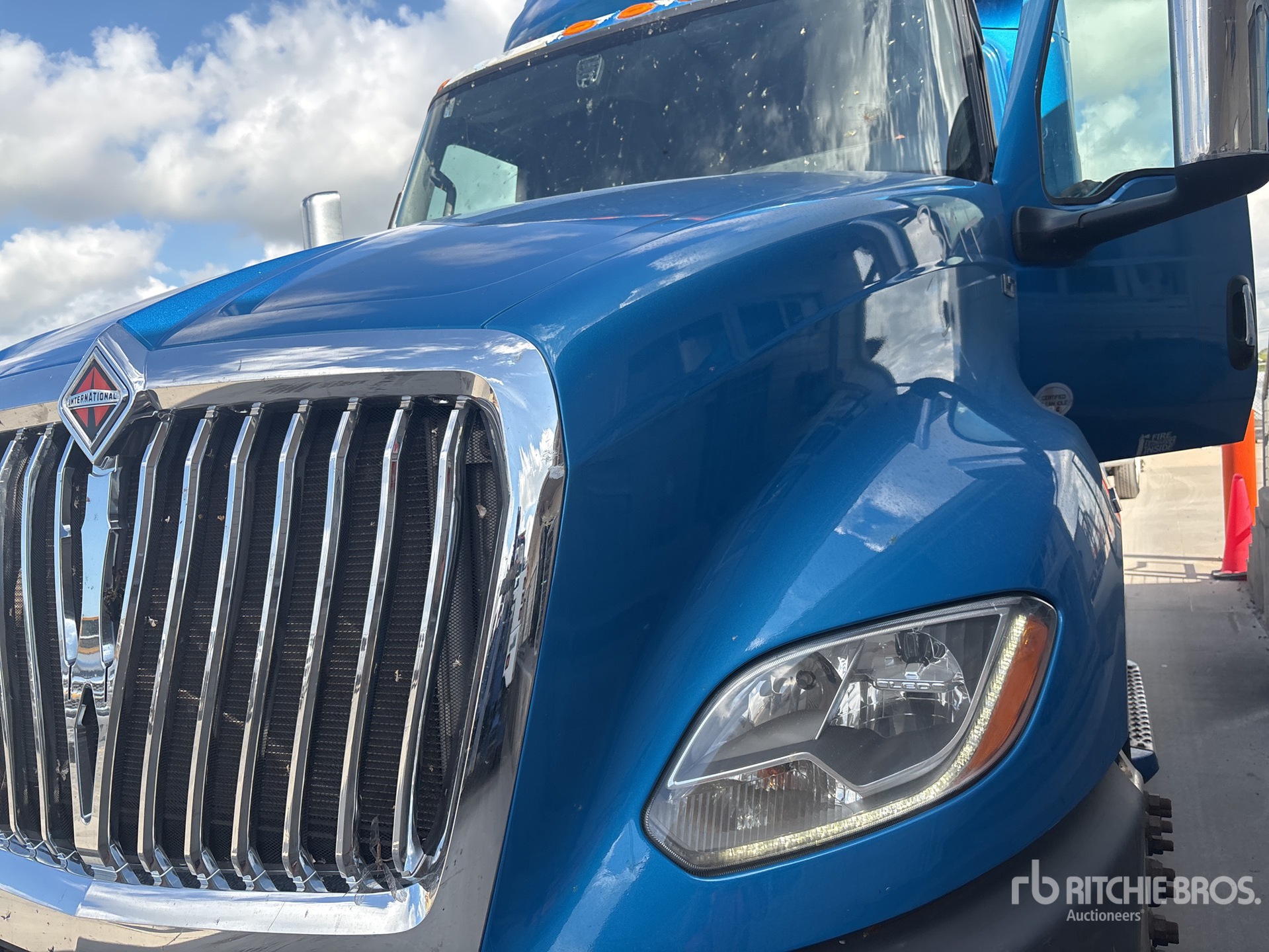 2021 International LT625