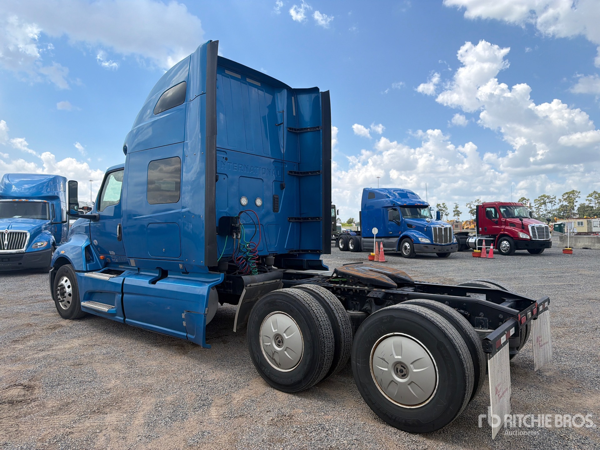 2021 International LT625